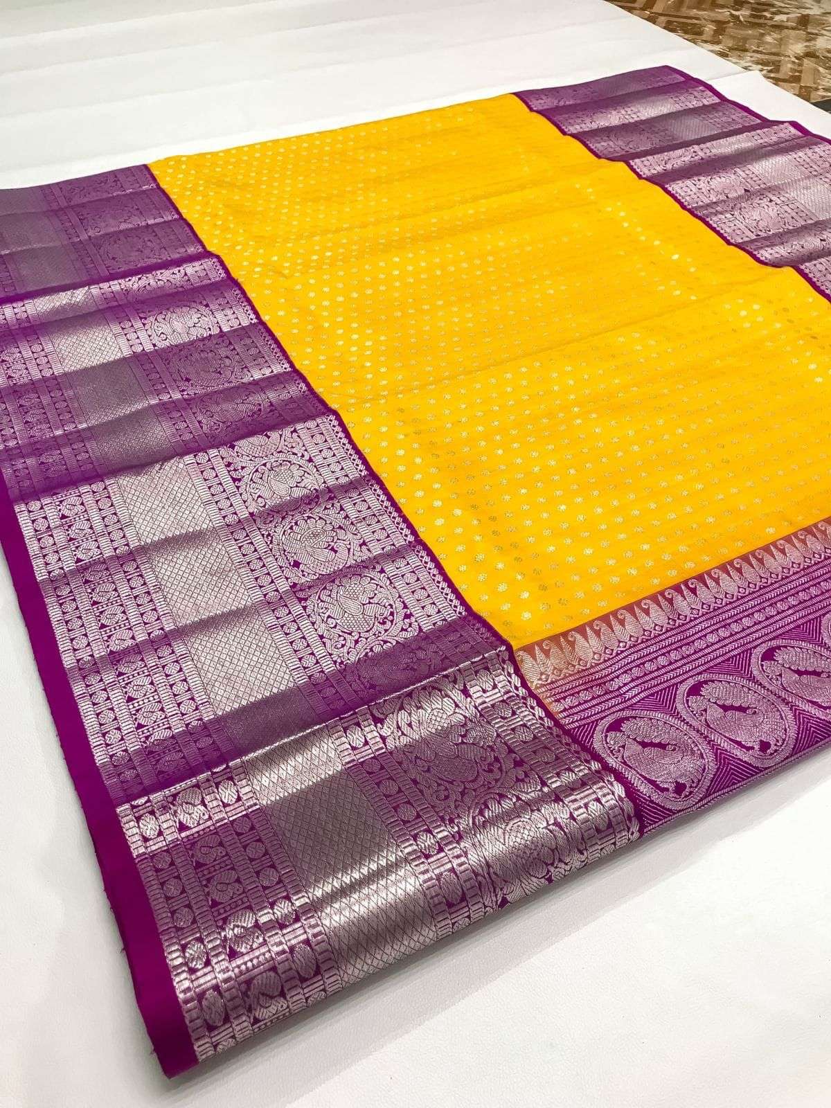 MB-3194 BY FASHID WHOLESALE INDIAN TRADITIONAL WEAR COLLECTION BEAUTIFUL STYLISH FANCY COLORFUL PARTY WEAR & OCCASIONAL WEAR SOFT KANJIVARAM SILK SAREES AT WHOLESALE PRICE