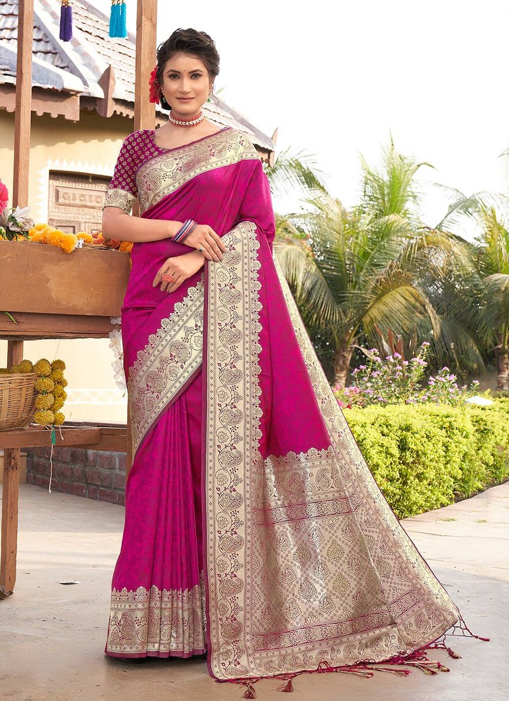 Lavanya By Bunawat 1001 To 1006 Series Indian Traditional Wear Collection Beautiful Stylish Fancy Colorful Party Wear & Occasional Wear Banarasi Silk Sarees At Wholesale Price
