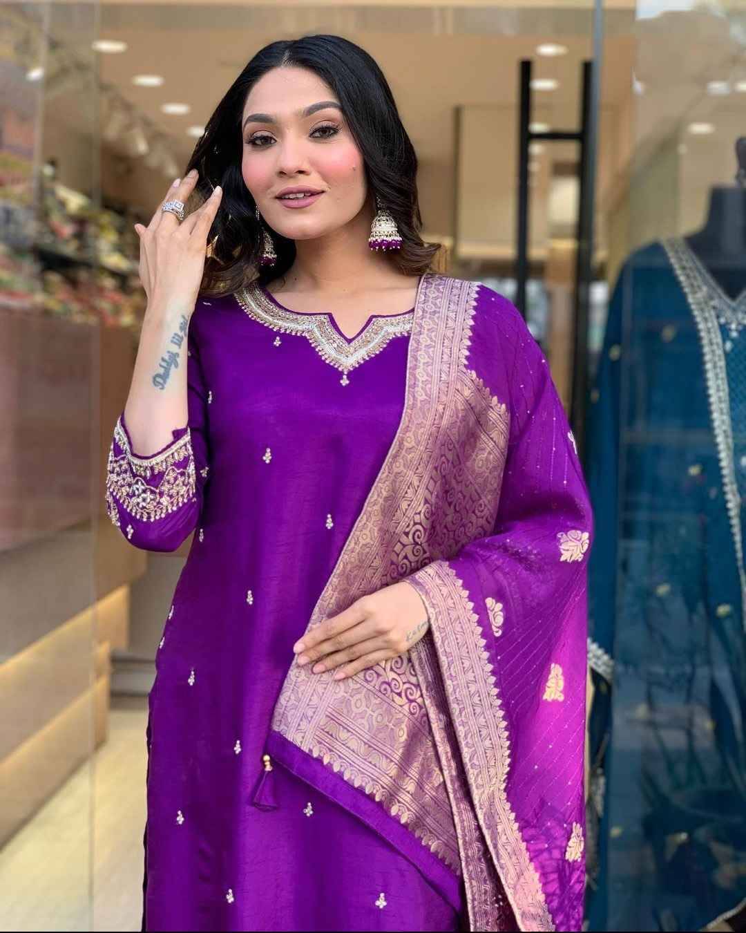 Df-Aashi By Fashid Wholesale Designer Suits Collection Beautiful Stylish Fancy Colorful Party Wear & Occasional Wear Jalpari Dresses At Wholesale Price