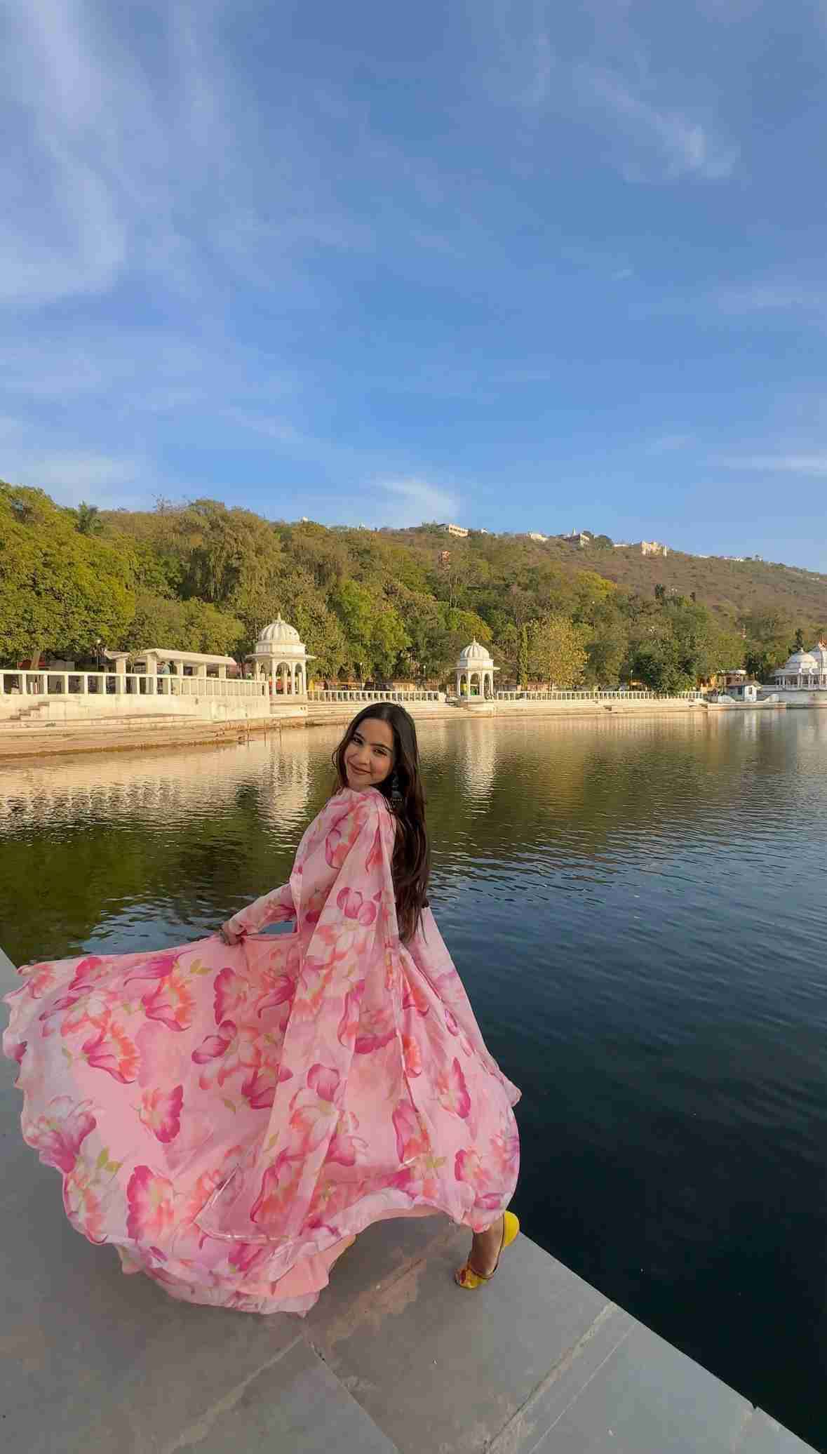 Mb-433 By Fashid Wholesale Designer Beautiful Collection Occasional Wear & Party Wear Organza Teby Silk Gowns At Wholesale Price