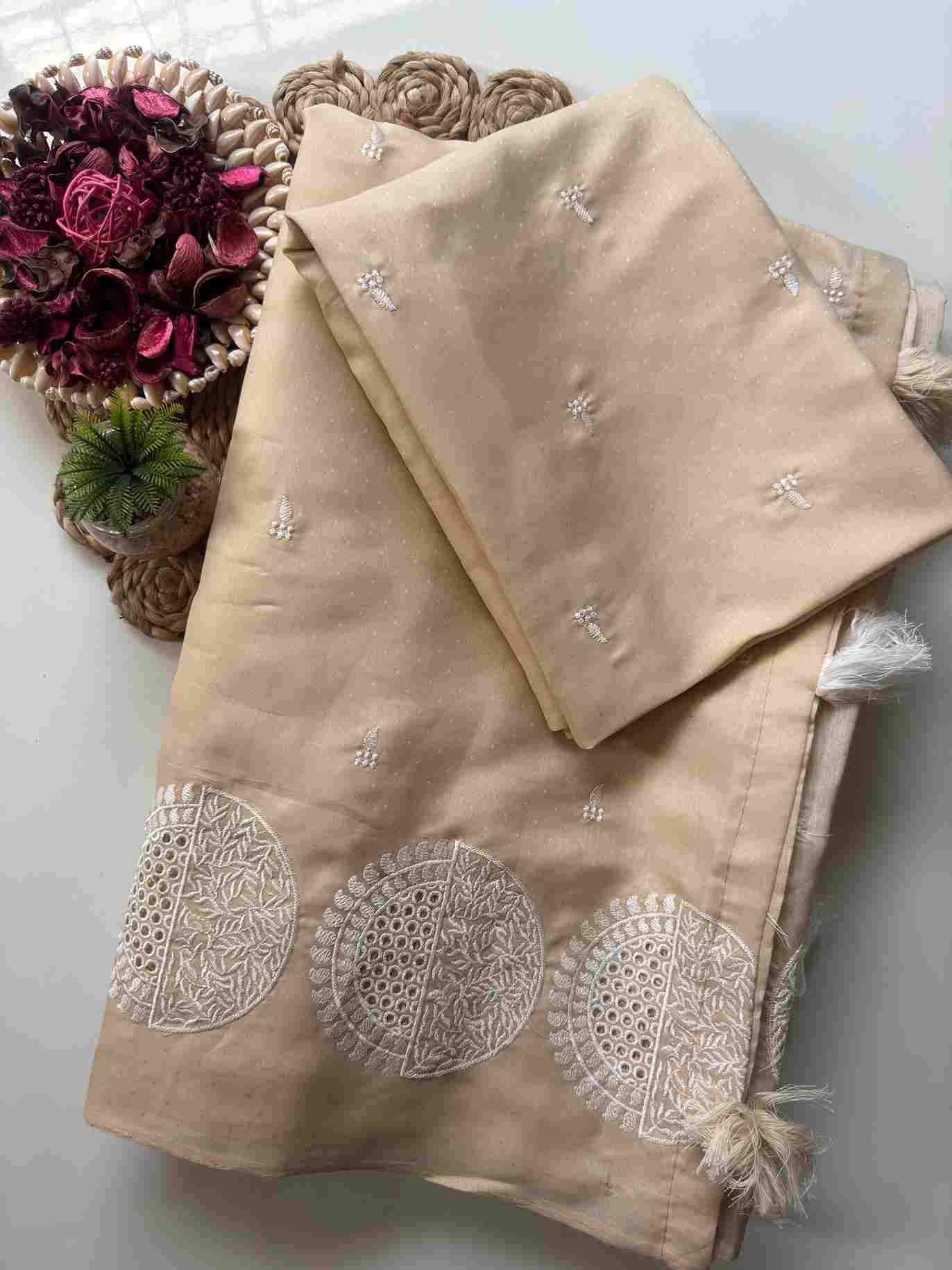 Vt-1125 By Fashid Wholesale 01 To 02 Series Indian Traditional Wear Collection Beautiful Stylish Fancy Colorful Party Wear & Occasional Wear Pure Soft Tussar Silk Sarees At Wholesale Price