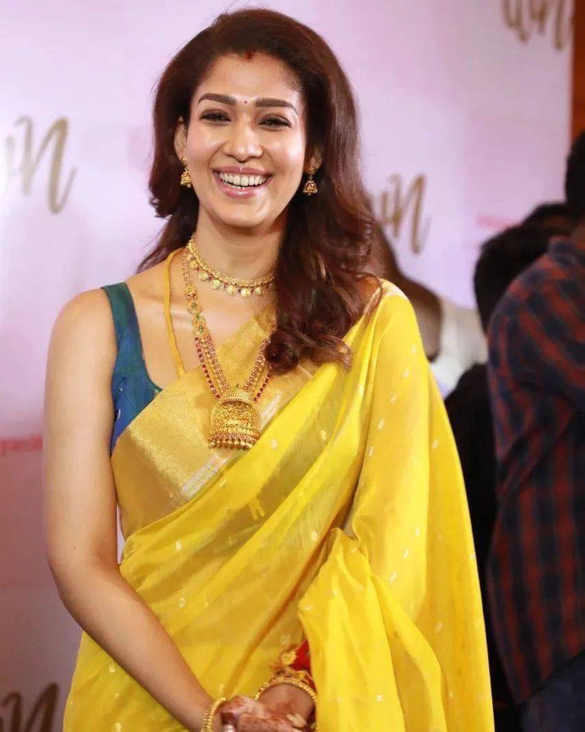 Lc-424 By Fashid Wholesale Indian Traditional Wear Collection Beautiful Stylish Fancy Colorful Party Wear & Occasional Wear Pure Banarasi Sarees At Wholesale Price
