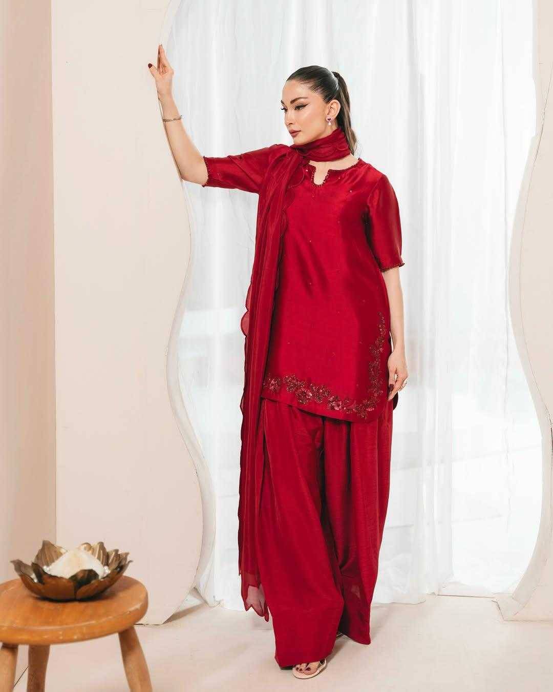 Sf-1043 By Fashid Wholesale 01 To 03 Series Beautiful Suits Colorful Stylish Fancy Casual Wear & Ethnic Wear Heavy Natural Crepe Silk Dresses At Wholesale Price