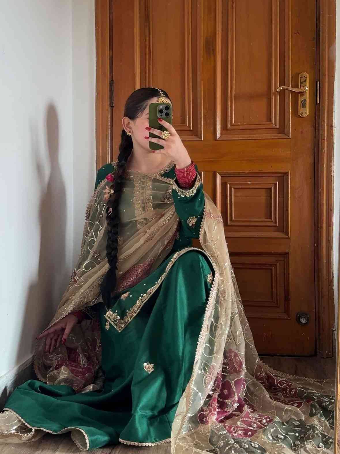 Le-1996 By Fashid Wholesale Beautiful Stylish Fancy Colorful Casual Wear & Ethnic Wear Chinnon Dresses With Bottom At Wholesale Price