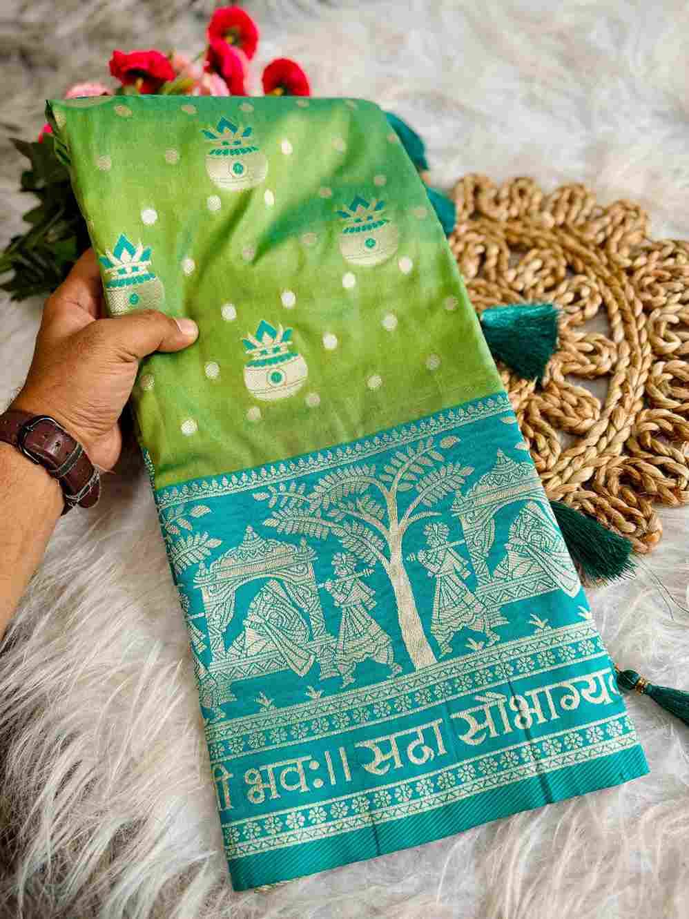 Vv-Sabhagyawati By Fashid Wholesale 01 To 07 Series Indian Traditional Wear Collection Beautiful Stylish Fancy Colorful Party Wear & Occasional Wear Paithani Soft Silk Sarees At Wholesale Price