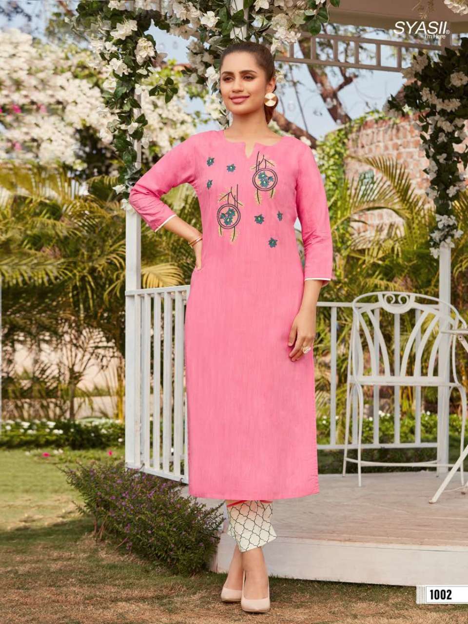 MAGICAL BEAUTY BY SYASII 1001 TO 1004 SERIES DESIGNER STYLISH FANCY COLORFUL BEAUTIFUL PARTY WEAR & ETHNIC WEAR COLLECTION RAYON EMBROIDERY KURTIS WITH BOTTOM AT WHOLESALE PRICE