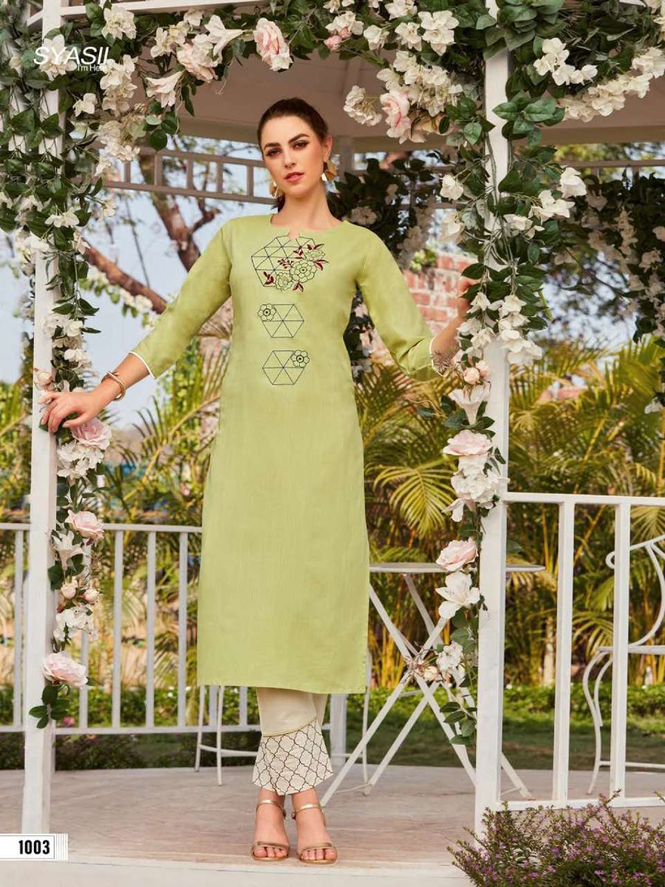 MAGICAL BEAUTY BY SYASII 1001 TO 1004 SERIES DESIGNER STYLISH FANCY COLORFUL BEAUTIFUL PARTY WEAR & ETHNIC WEAR COLLECTION RAYON EMBROIDERY KURTIS WITH BOTTOM AT WHOLESALE PRICE