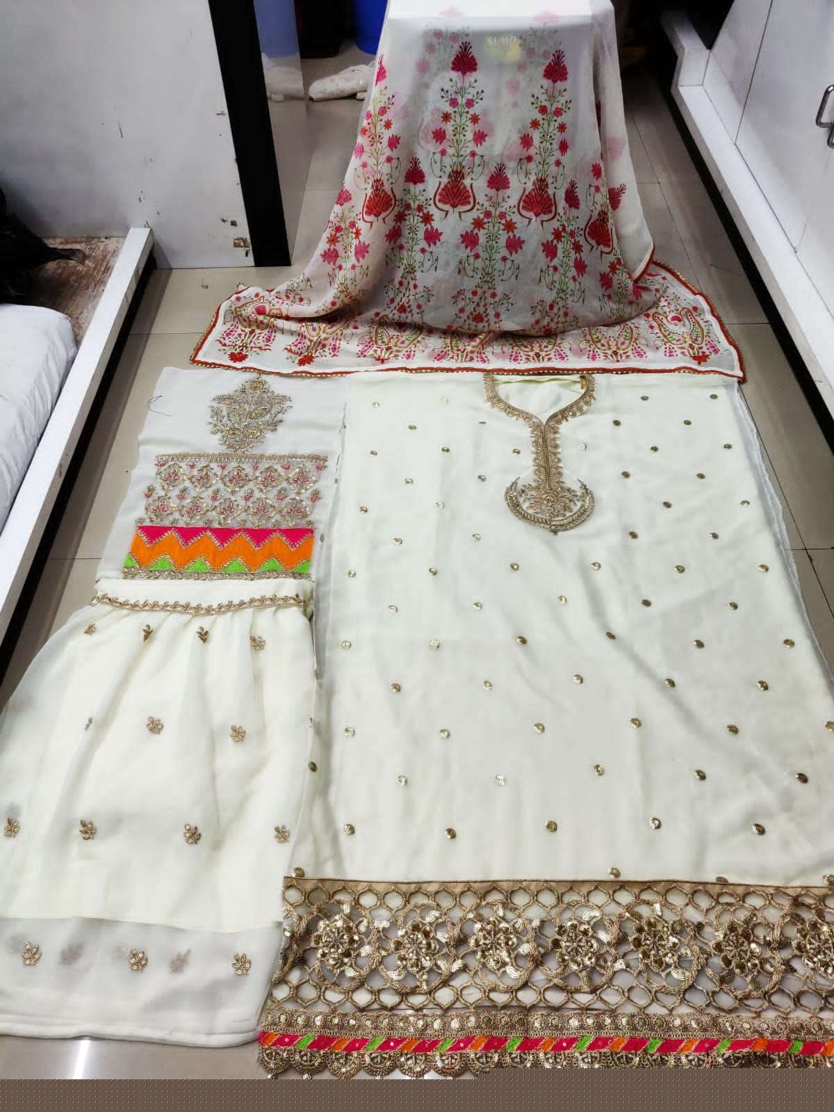 STYLE FASHION HIT DESIGN 3001 BY STYLE FASHION PAKISTANI SUITS BEAUTIFUL FANCY COLORFUL STYLISH PARTY WEAR & OCCASIONAL WEAR GEORGETTE EMBROIDERED DRESSES AT WHOLESALE PRICE