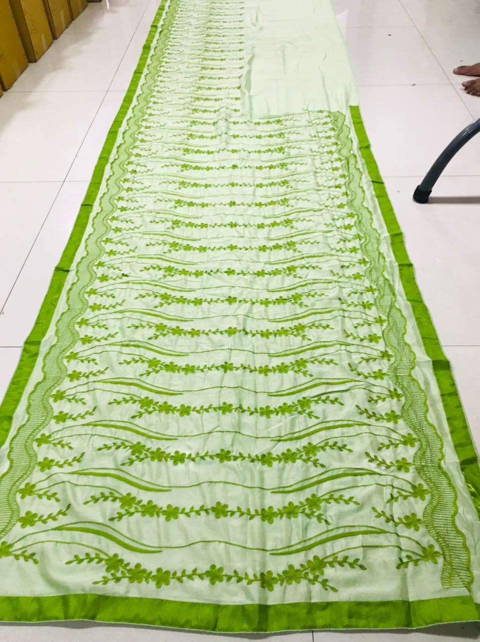 MANOHARI HIT DESIGN 843 BY MANOHARI INDIAN TRADITIONAL WEAR COLLECTION BEAUTIFUL STYLISH FANCY COLORFUL PARTY WEAR & OCCASIONAL WEAR VICHITRA SILK SAREES AT WHOLESALE PRICE