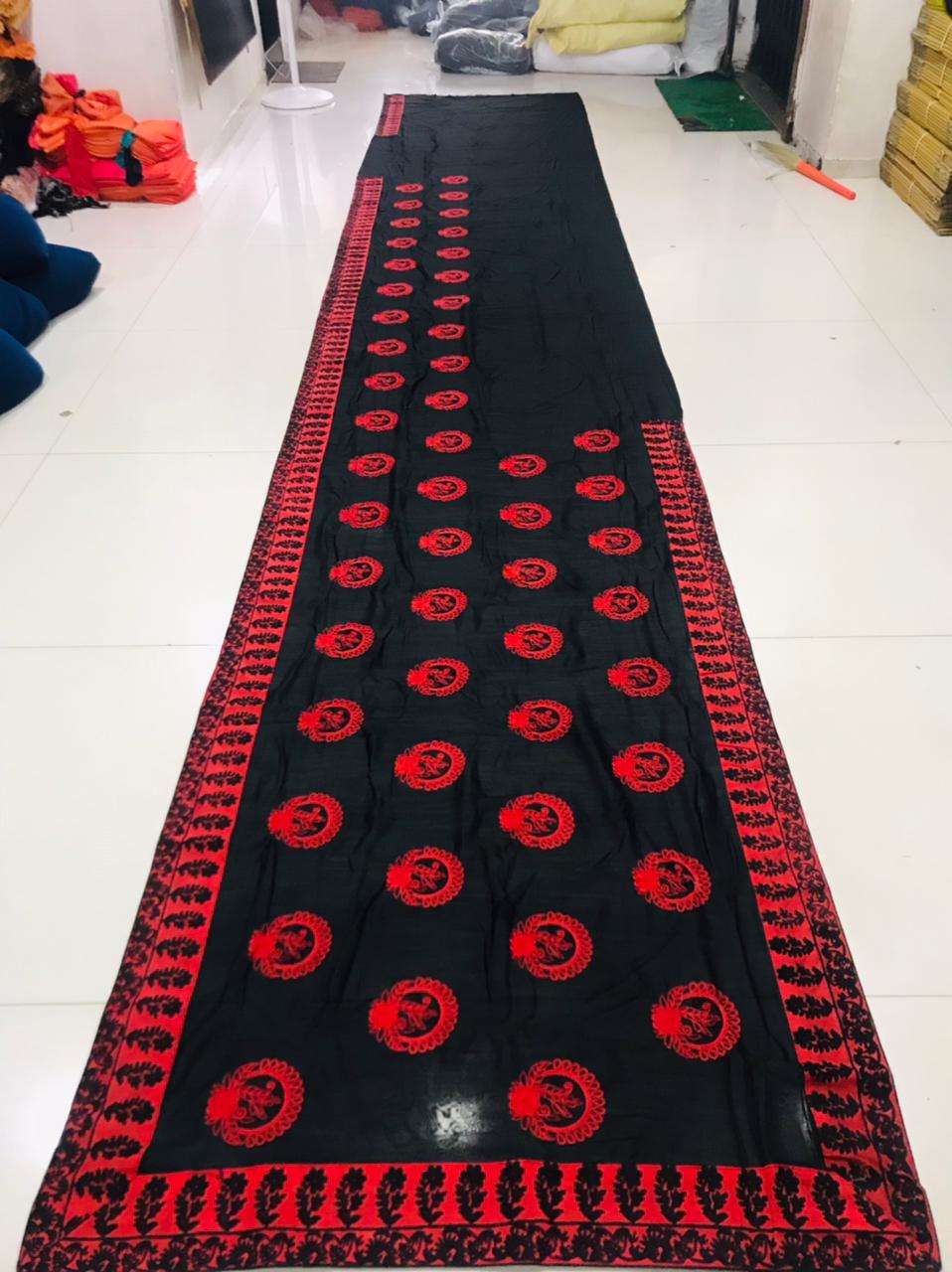 MANOHARI HIT DESIGN 844 BY MANOHARI INDIAN TRADITIONAL WEAR COLLECTION BEAUTIFUL STYLISH FANCY COLORFUL PARTY WEAR & OCCASIONAL WEAR VICHITRA SILK SAREES AT WHOLESALE PRICE