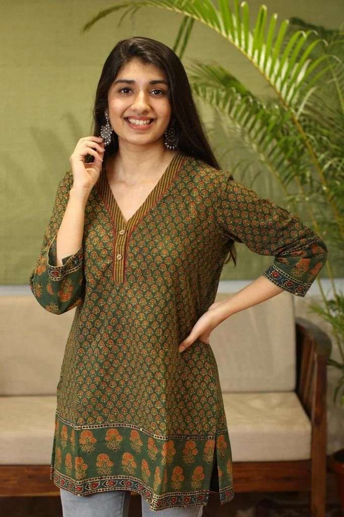 WESTERN TOPS VOL-4 BY KAAMIRI DESIGNER BEAUTIFUL STYLISH FANCY COLORFUL CASUAL WEAR & ETHNIC WEAR & READY TO WEAR SLUB DIGITAL PRINT TOPS AT WHOLESALE PRICE