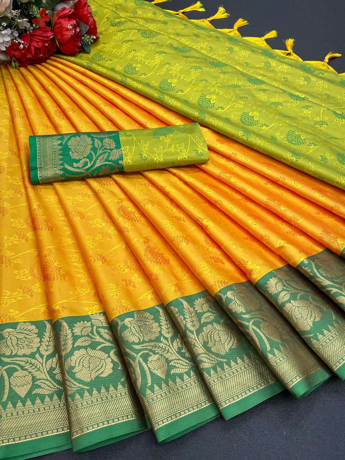MB-3197 BY FASHID WHOLESALE 01 TO 06 SERIES INDIAN TRADITIONAL WEAR COLLECTION BEAUTIFUL STYLISH FANCY COLORFUL PARTY WEAR & OCCASIONAL WEAR PURE KANJIVARAM SILK SAREES AT WHOLESALE PRICE