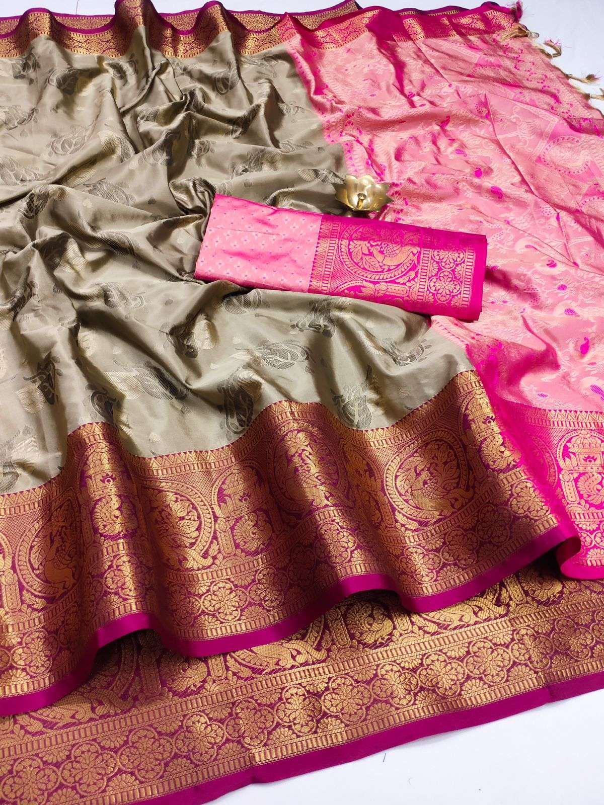 MB-3195 BY FASHID WHOLESALE 01 TO 07 SERIES INDIAN TRADITIONAL WEAR COLLECTION BEAUTIFUL STYLISH FANCY COLORFUL PARTY WEAR & OCCASIONAL WEAR SOFT KANJIVARAM JACQUARD SAREES AT WHOLESALE PRICE