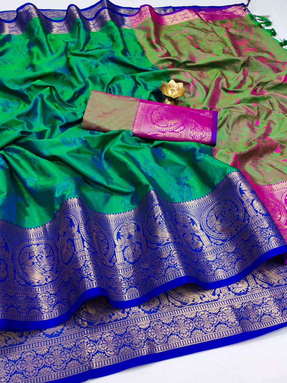 MB-3195 BY FASHID WHOLESALE 01 TO 07 SERIES INDIAN TRADITIONAL WEAR COLLECTION BEAUTIFUL STYLISH FANCY COLORFUL PARTY WEAR & OCCASIONAL WEAR SOFT KANJIVARAM JACQUARD SAREES AT WHOLESALE PRICE