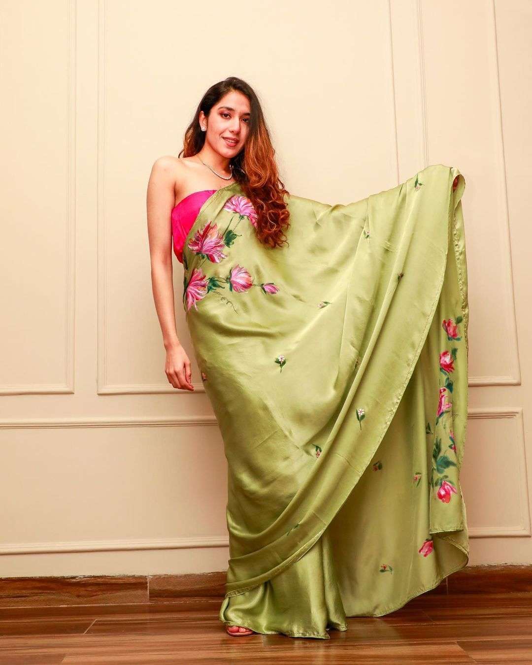 KD-302 BY FASHID WHOLESALE 01 TO 02 SERIES INDIAN TRADITIONAL WEAR COLLECTION BEAUTIFUL STYLISH FANCY COLORFUL PARTY WEAR & OCCASIONAL WEAR SATIN SILK DIGITAL PRINT SAREES AT WHOLESALE PRICE