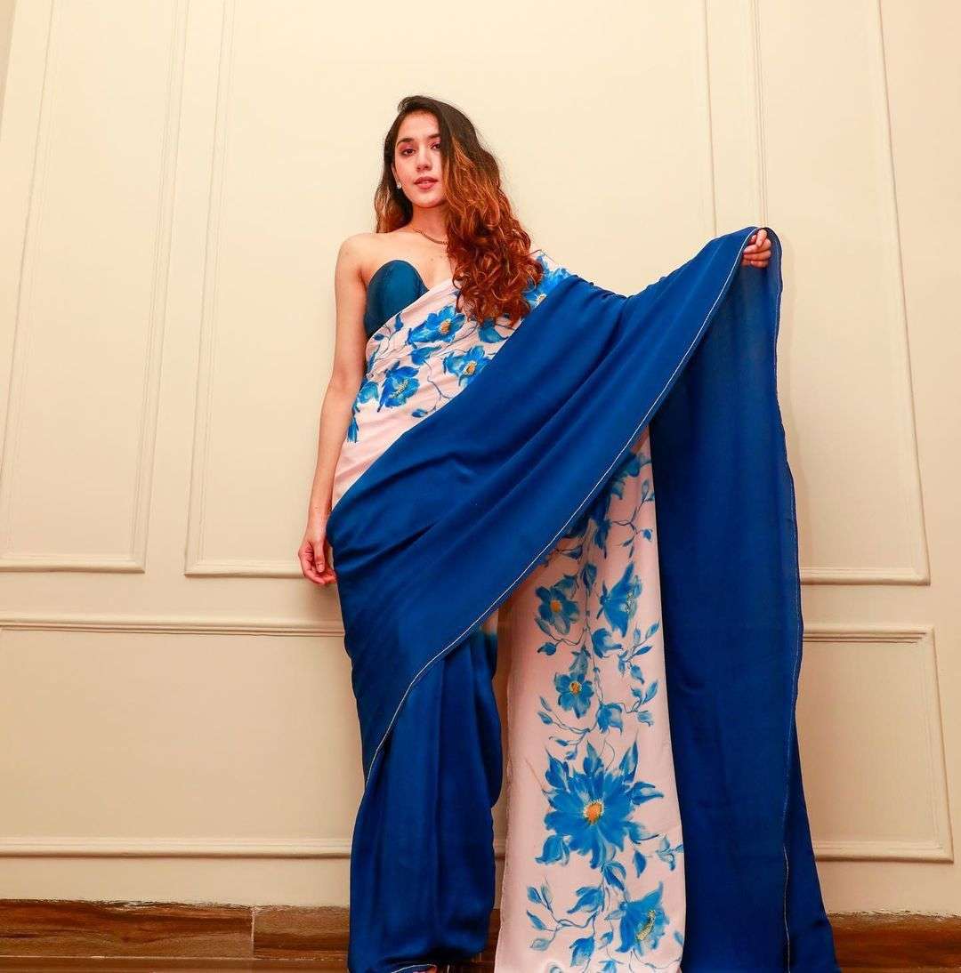 KD-302 BY FASHID WHOLESALE 01 TO 02 SERIES INDIAN TRADITIONAL WEAR COLLECTION BEAUTIFUL STYLISH FANCY COLORFUL PARTY WEAR & OCCASIONAL WEAR SATIN SILK DIGITAL PRINT SAREES AT WHOLESALE PRICE