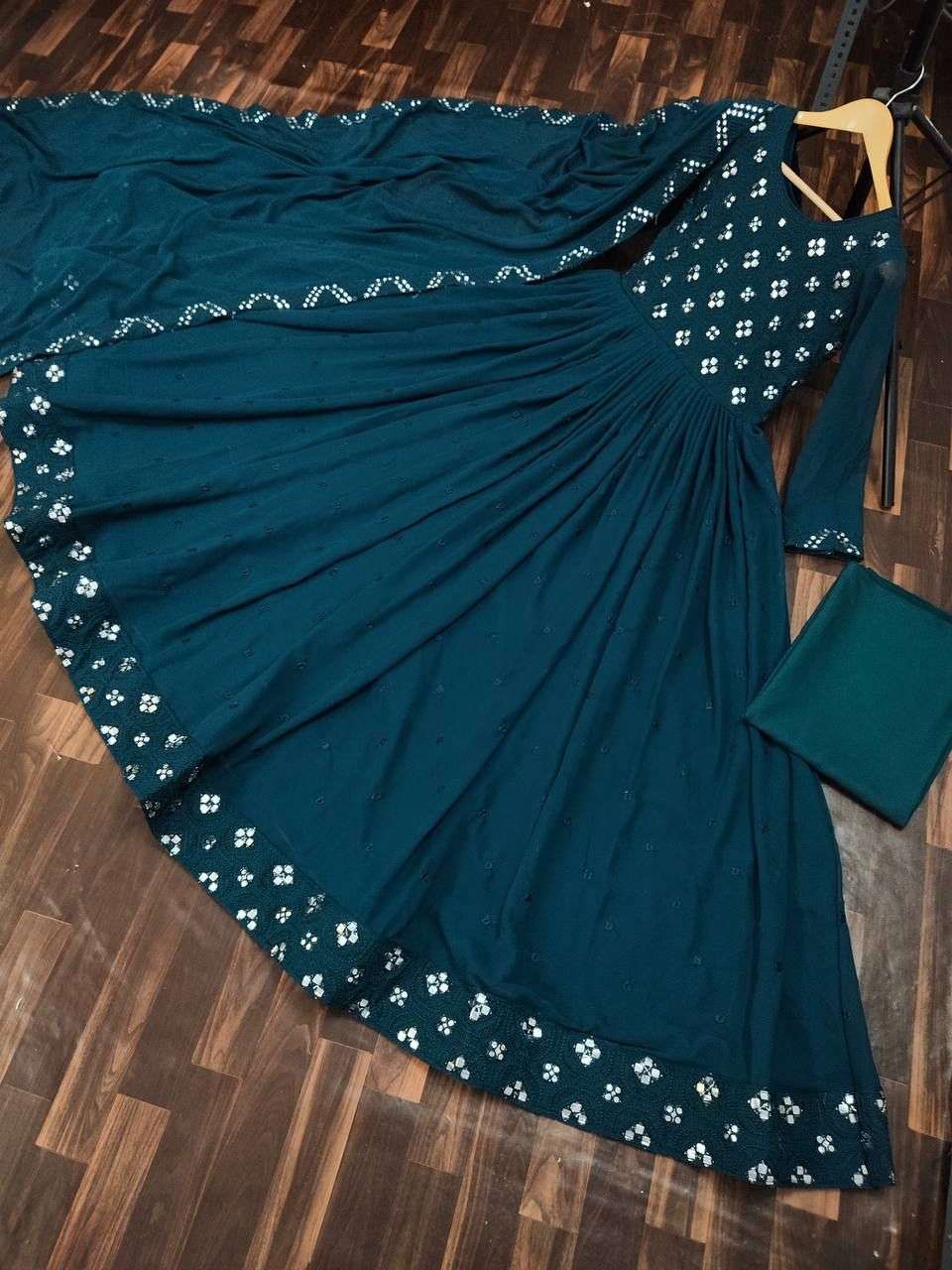 NEW LOOK VOL-7 BY FASHID WHOLESALE 01 TO 06 SERIES DESIGNER WEDDING COLLECTION BEAUTIFUL STYLISH FANCY COLORFUL PARTY WEAR & OCCASIONAL WEAR FAUX GEORGETTE EMBROIDERED DRESSES AT WHOLESALE PRICE