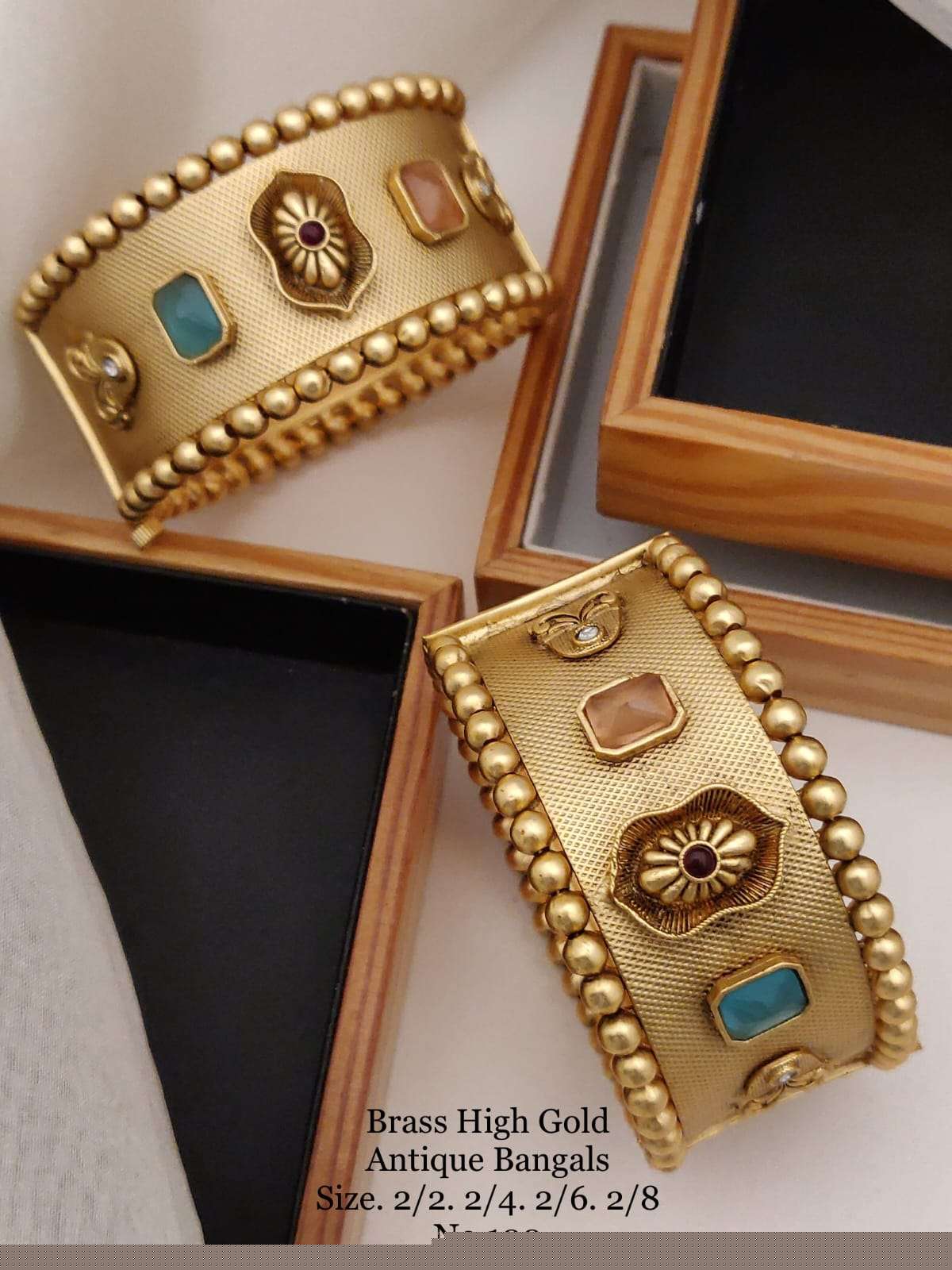 ANTIQUE BANGALS BY FASHID WHOLESALE TRADITIONAL ARTIFICIAL JEWELLERY FOR INDIAN ATTIRE AT EXCLUSIVE RANGE.