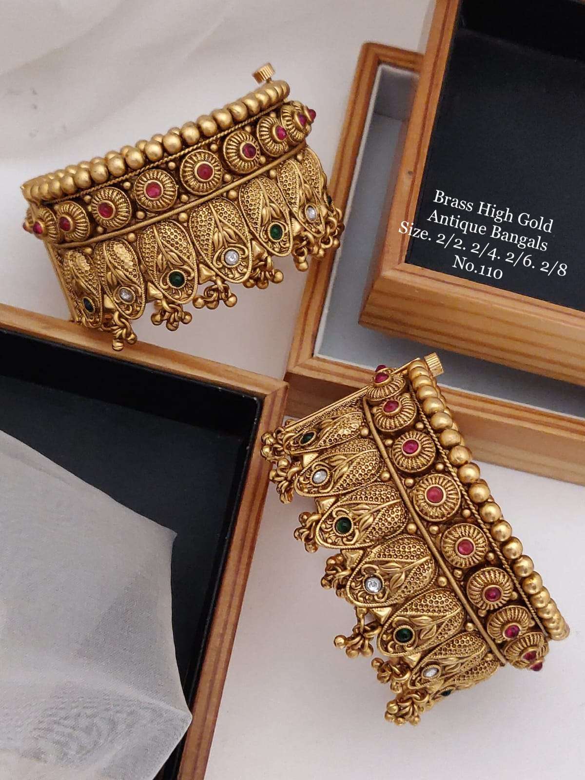 ANTIQUE BANGALS BY FASHID WHOLESALE TRADITIONAL ARTIFICIAL JEWELLERY FOR INDIAN ATTIRE AT EXCLUSIVE RANGE.