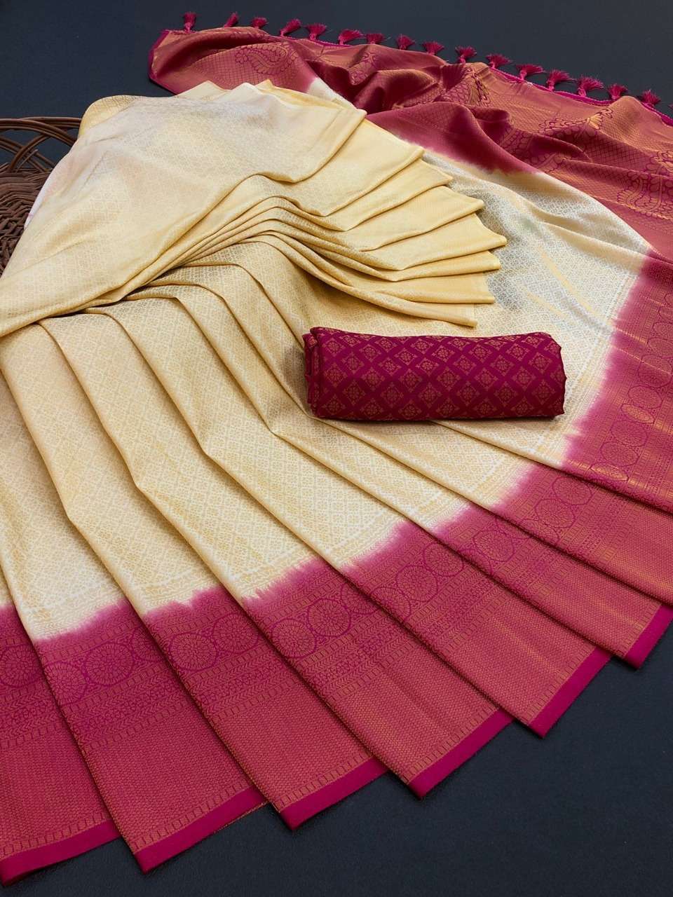 2D PADOSAN BY FASHID WHOLESALE 01 TO 07 SERIES INDIAN TRADITIONAL WEAR COLLECTION BEAUTIFUL STYLISH FANCY COLORFUL PARTY WEAR & OCCASIONAL WEAR SOFT SILK SAREES AT WHOLESALE PRICE