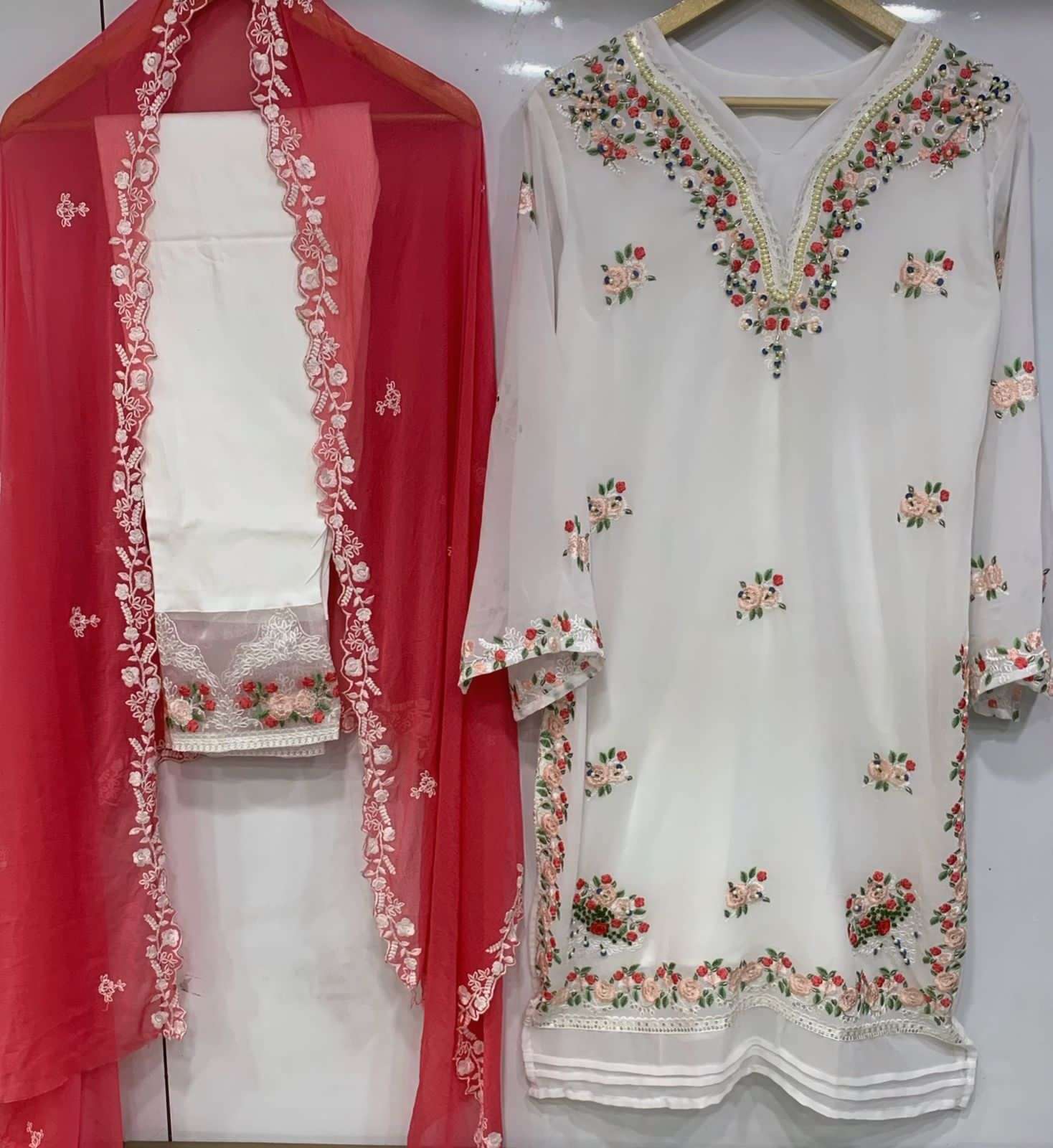 RAZZO HIT DESIGN 1025 BY RAZZO EXPORTS BEAUTIFUL PAKISTANI SUITS COLORFUL STYLISH FANCY CASUAL WEAR & ETHNIC WEAR HEAVY GEORGETTE DRESSES AT WHOLESALE PRICE