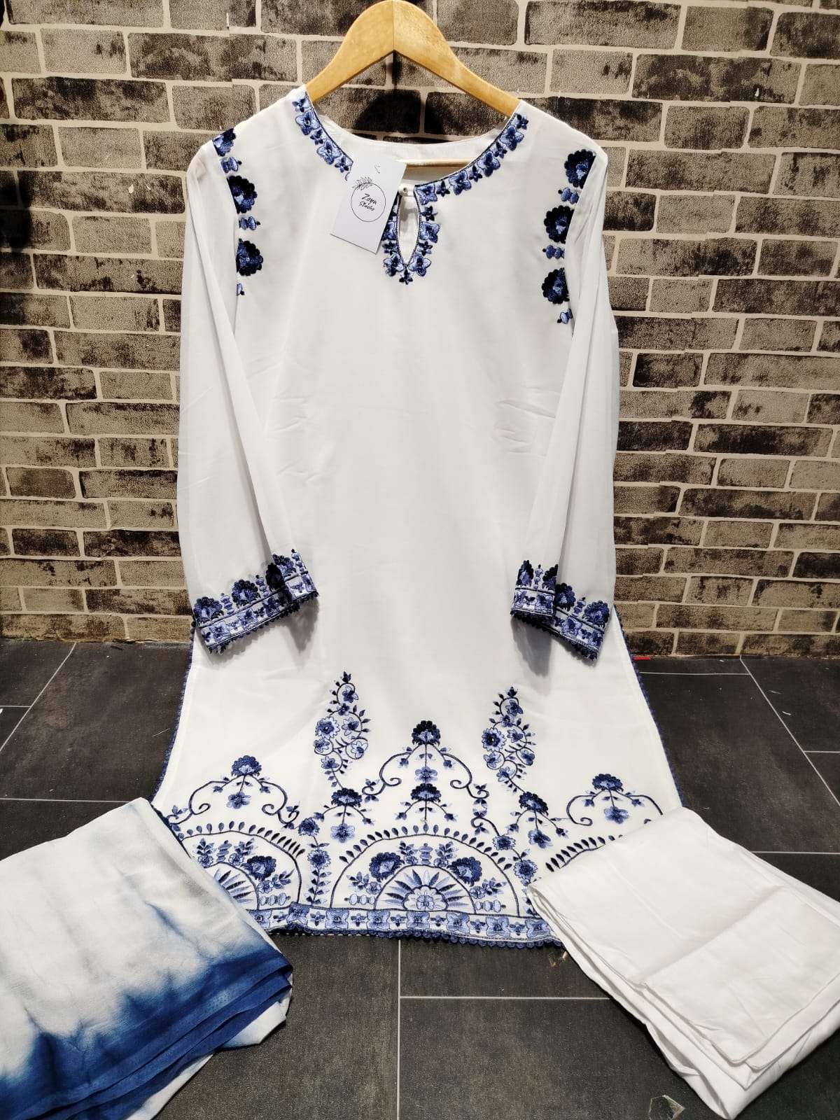 ZS-1103 COLOURS BY ZS TEXTILE 1103-A TO 1103-B SERIES BEAUTIFUL PAKISTANI SUITS COLORFUL STYLISH FANCY CASUAL WEAR & ETHNIC WEAR PURE GEORGETTE DRESSES AT WHOLESALE PRICE