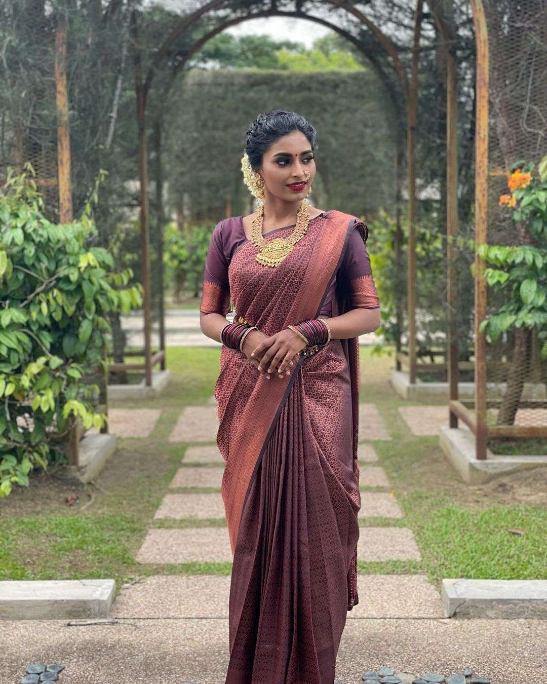 200 BY FASHID WHOLESALE ANX INDIAN TRADITIONAL WEAR COLLECTION BEAUTIFUL STYLISH FANCY COLORFUL PARTY WEAR & OCCASIONAL WEAR SOFT BANARASI SILK SAREES AT WHOLESALE PRICE