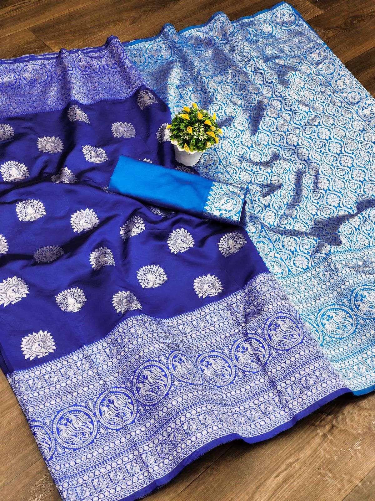 DW-4124 BY FASHID WHOLESALE 01 TO 02 SERIES INDIAN TRADITIONAL WEAR COLLECTION BEAUTIFUL STYLISH FANCY COLORFUL PARTY WEAR & OCCASIONAL WEAR KANJIVARAM SILK SAREES AT WHOLESALE PRICE