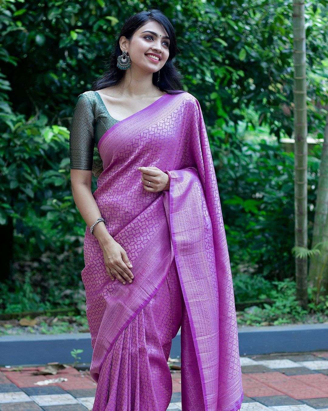 201 BY FASHID WHOLESALE ANX INDIAN TRADITIONAL WEAR COLLECTION BEAUTIFUL STYLISH FANCY COLORFUL PARTY WEAR & OCCASIONAL WEAR SOFT BANARASI SILK SAREES AT WHOLESALE PRICE