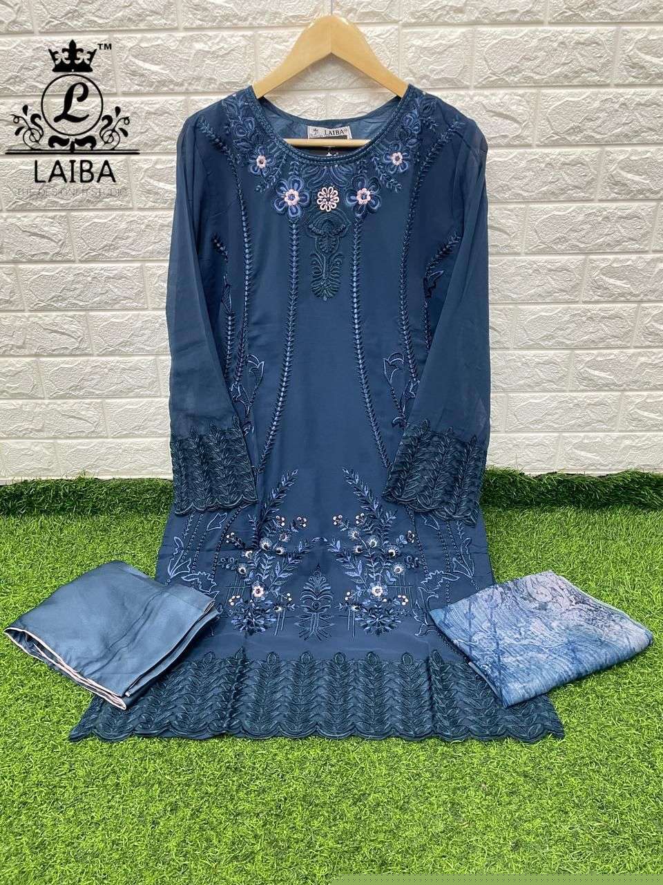 AM VOL-124 BY LAIBA 124-A TO 124-D SERIES BEAUTIFUL PAKISTANI SUITS COLORFUL STYLISH FANCY CASUAL WEAR & ETHNIC WEAR PURE GEORGETTE DRESSES AT WHOLESALE PRICE
