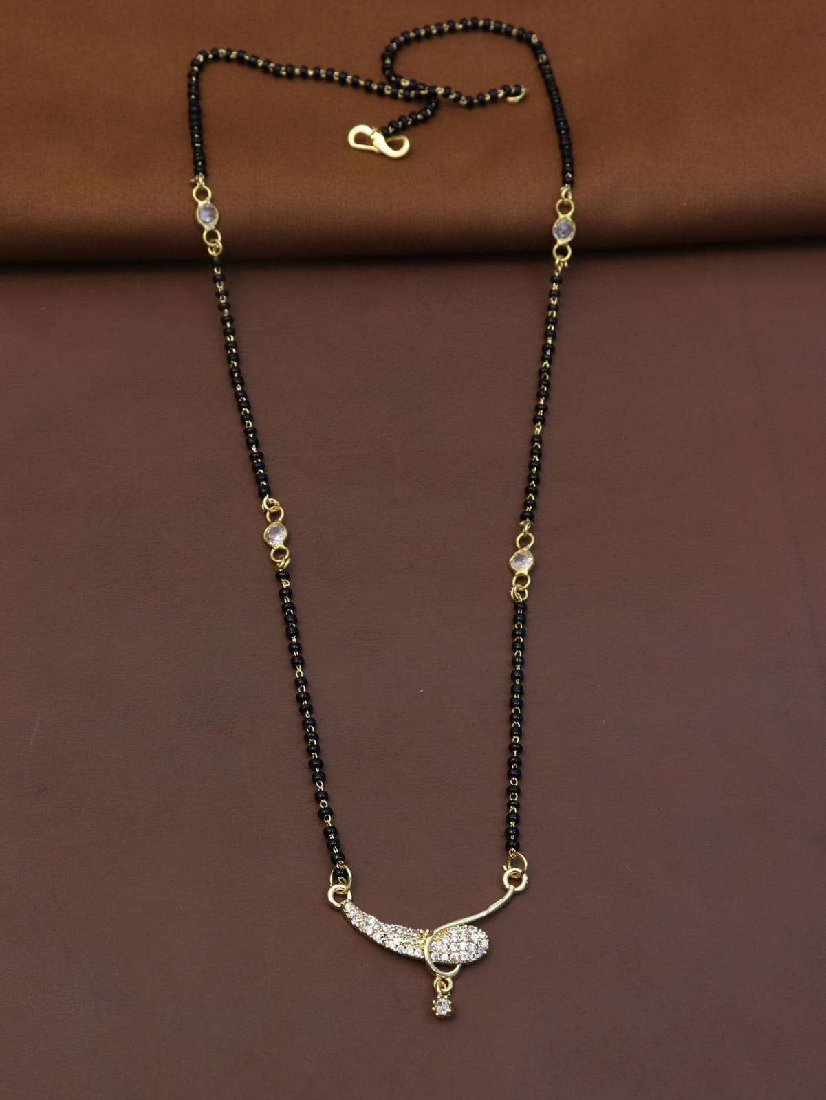 M-258 BY FASHID WHOLESALE TRADITIONAL IMITATION JEWELLERY FOR INDIAN ATTIRE AT EXCLUSIVE RANGE.
