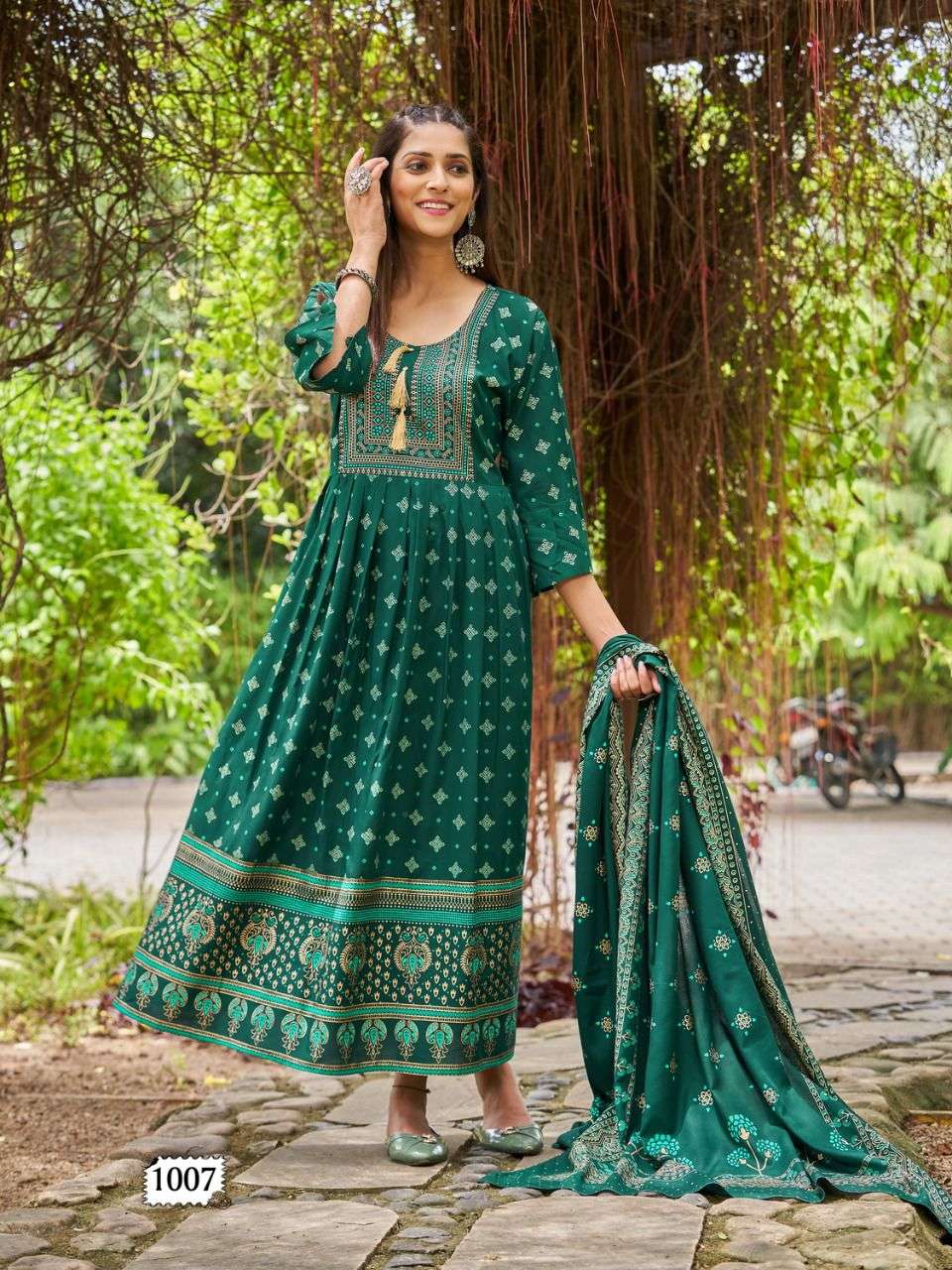 ARABIC KUTHU VOL-3 BY BANWERY FASHION 1001 TO 1008 SERIES BEAUTIFUL STYLISH FANCY COLORFUL CASUAL WEAR & ETHNIC WEAR RAYON PRINT GOWNS WITH DUPATTA AT WHOLESALE PRICE