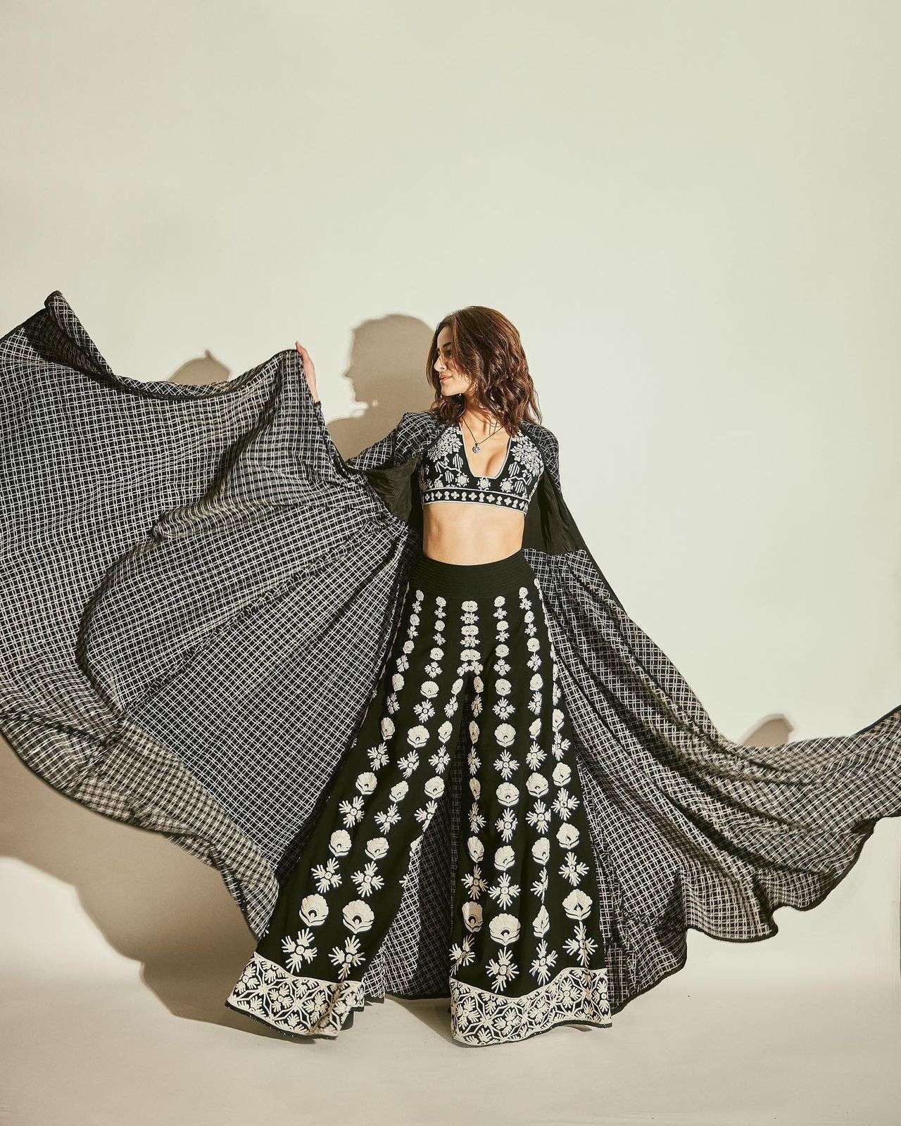 KD-1184 BY KAAMIRI DESIGNER STYLISH FANCY COLORFUL BEAUTIFUL PARTY WEAR & ETHNIC WEAR COLLECTION FAUX GEORGETTE TOPS WITH BOTTOM AT WHOLESALE PRICE