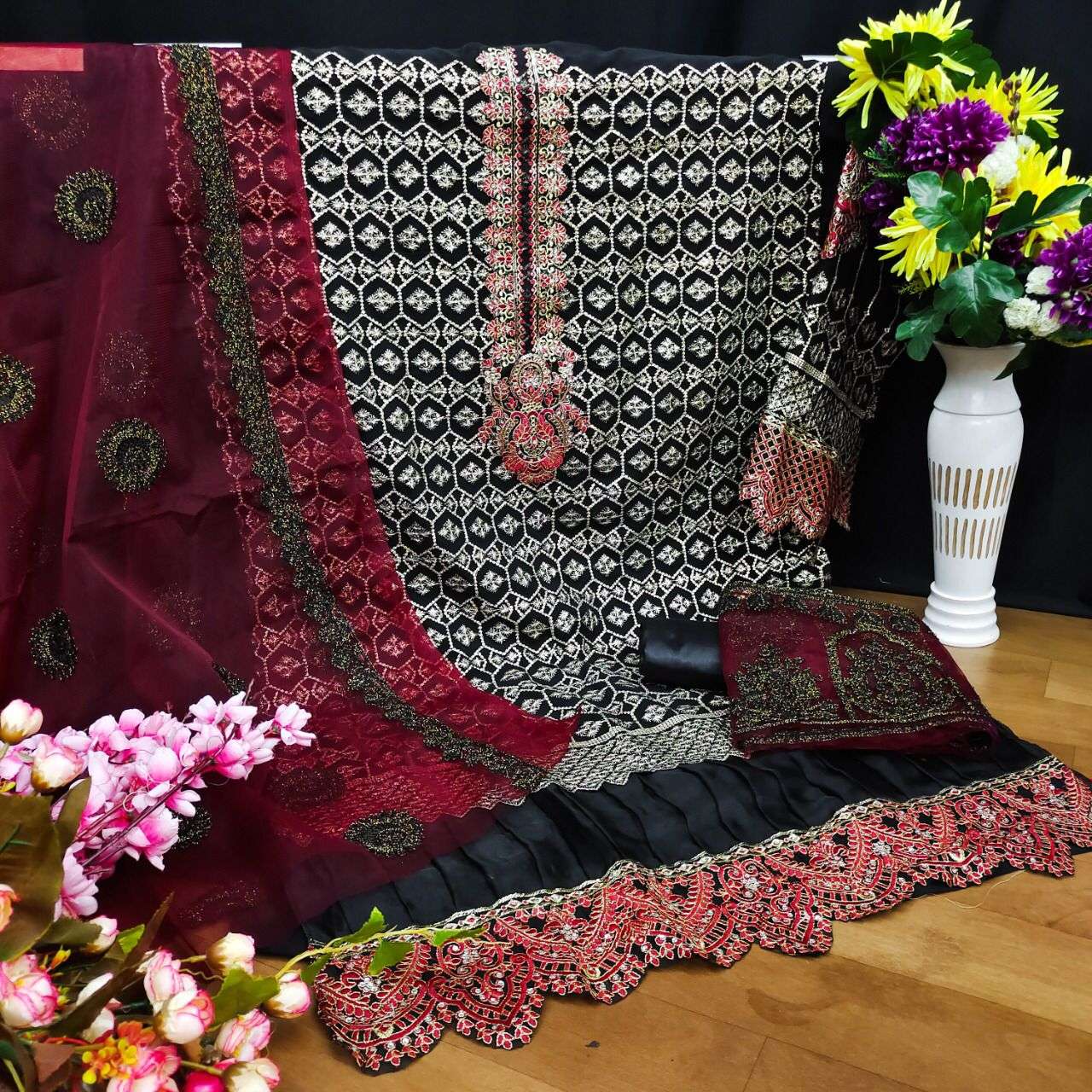 YANAYA-3004 BY YANAYA DESIGNER PAKISTANI SUITS BEAUTIFUL STYLISH FANCY COLORFUL PARTY WEAR & OCCASIONAL WEAR GEORGETTE EMBROIDERED DRESSES AT WHOLESALE PRICE
