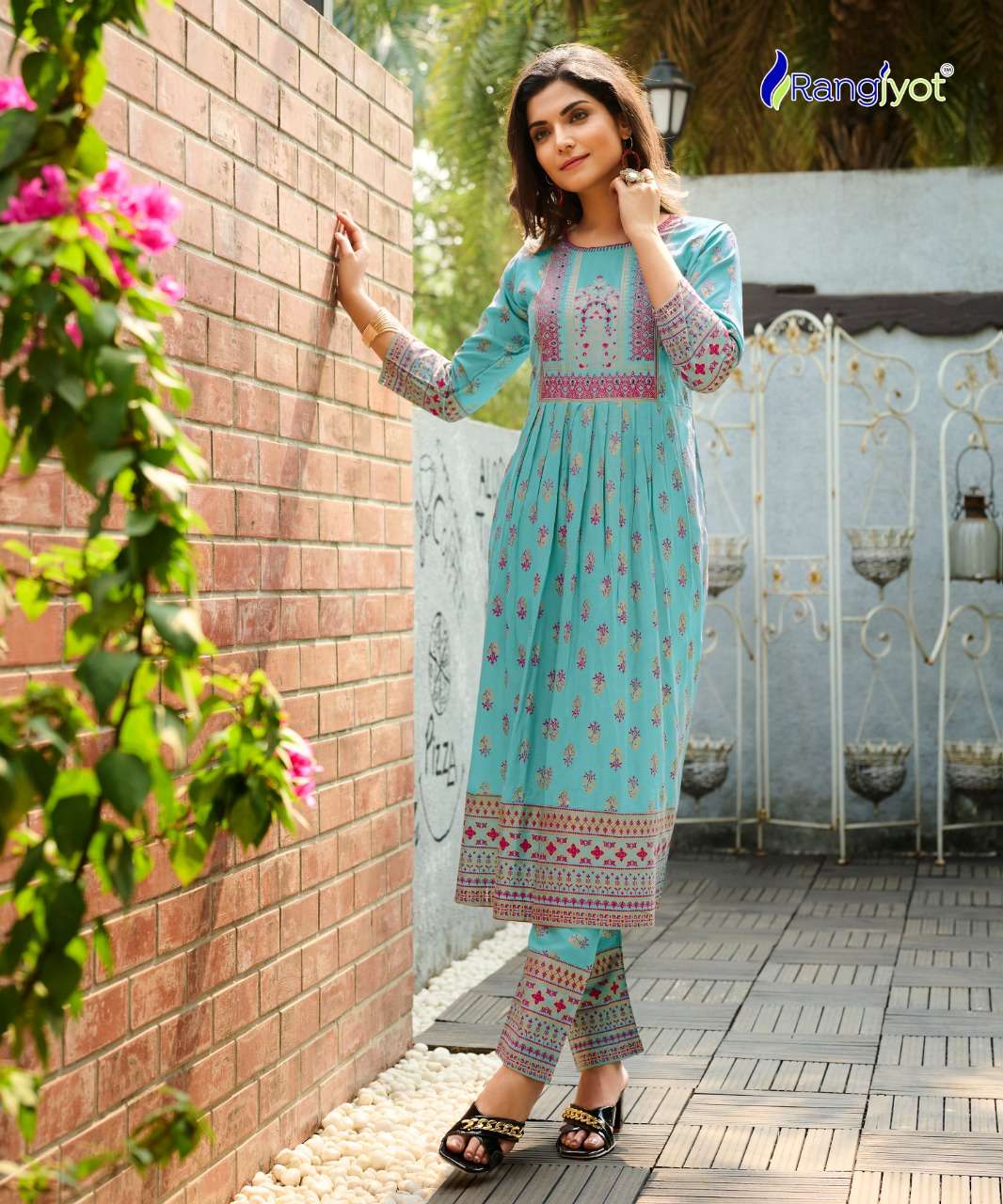 SAARVI VOL-1 BY RANGJYOT FASHION 1001 TO 1008 SERIES DESIGNER STYLISH FANCY COLORFUL BEAUTIFUL PARTY WEAR & ETHNIC WEAR COLLECTION RAYON KURTIS WITH BOTTOM AT WHOLESALE PRICE