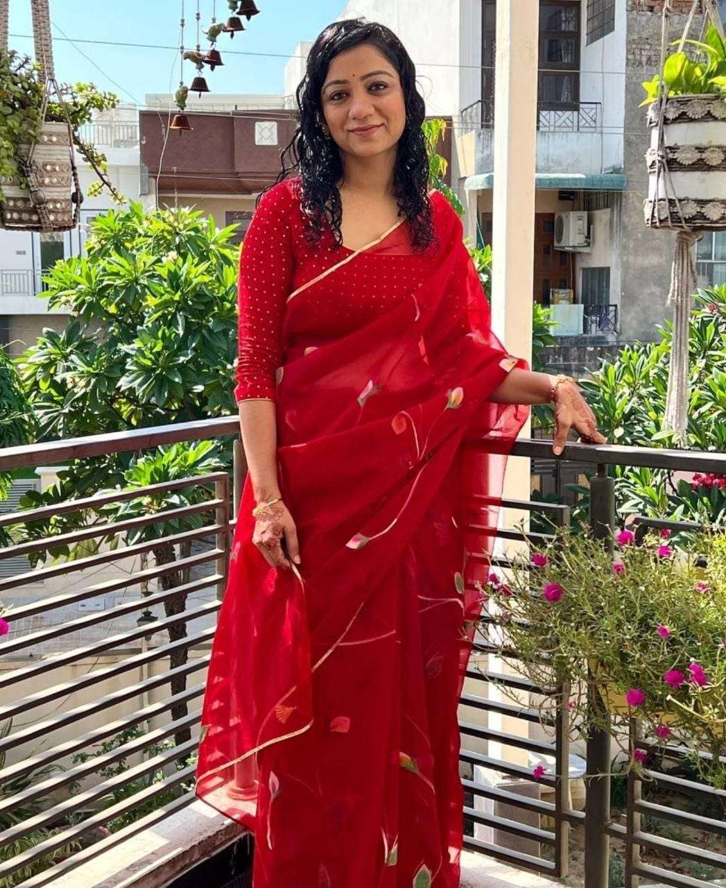 KANUPRIYA BY FASHID WHOLESALE VE INDIAN TRADITIONAL WEAR COLLECTION BEAUTIFUL STYLISH FANCY COLORFUL PARTY WEAR & OCCASIONAL WEAR ORGANZA SILK SAREES AT WHOLESALE PRICE