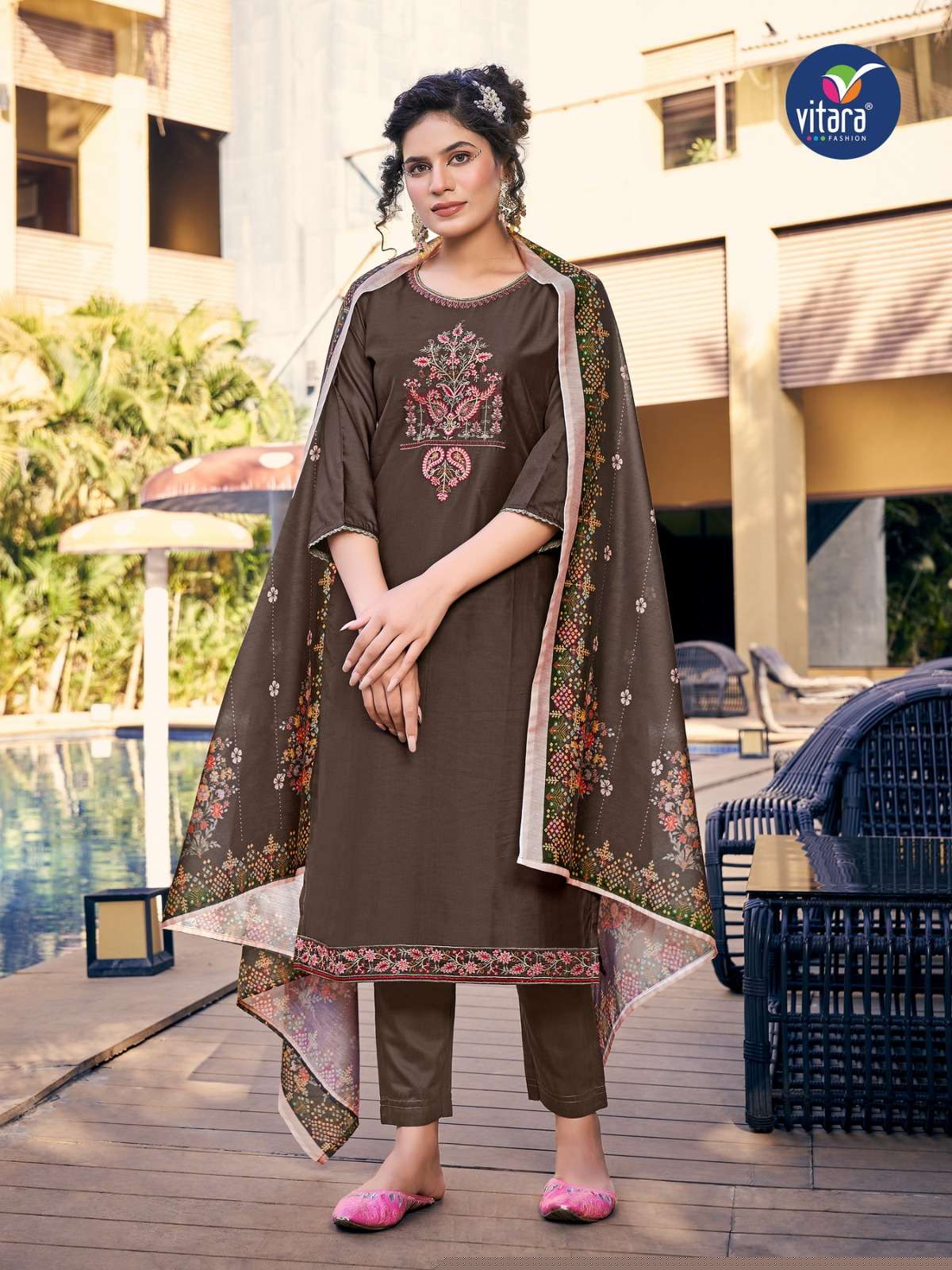 Royal Ford By Vitara 1001 To 1004 Series Designer Stylish Fancy Colorful Beautiful Party Wear & Ethnic Wear Collection Viscose Embroidery Dresses At Wholesale Price