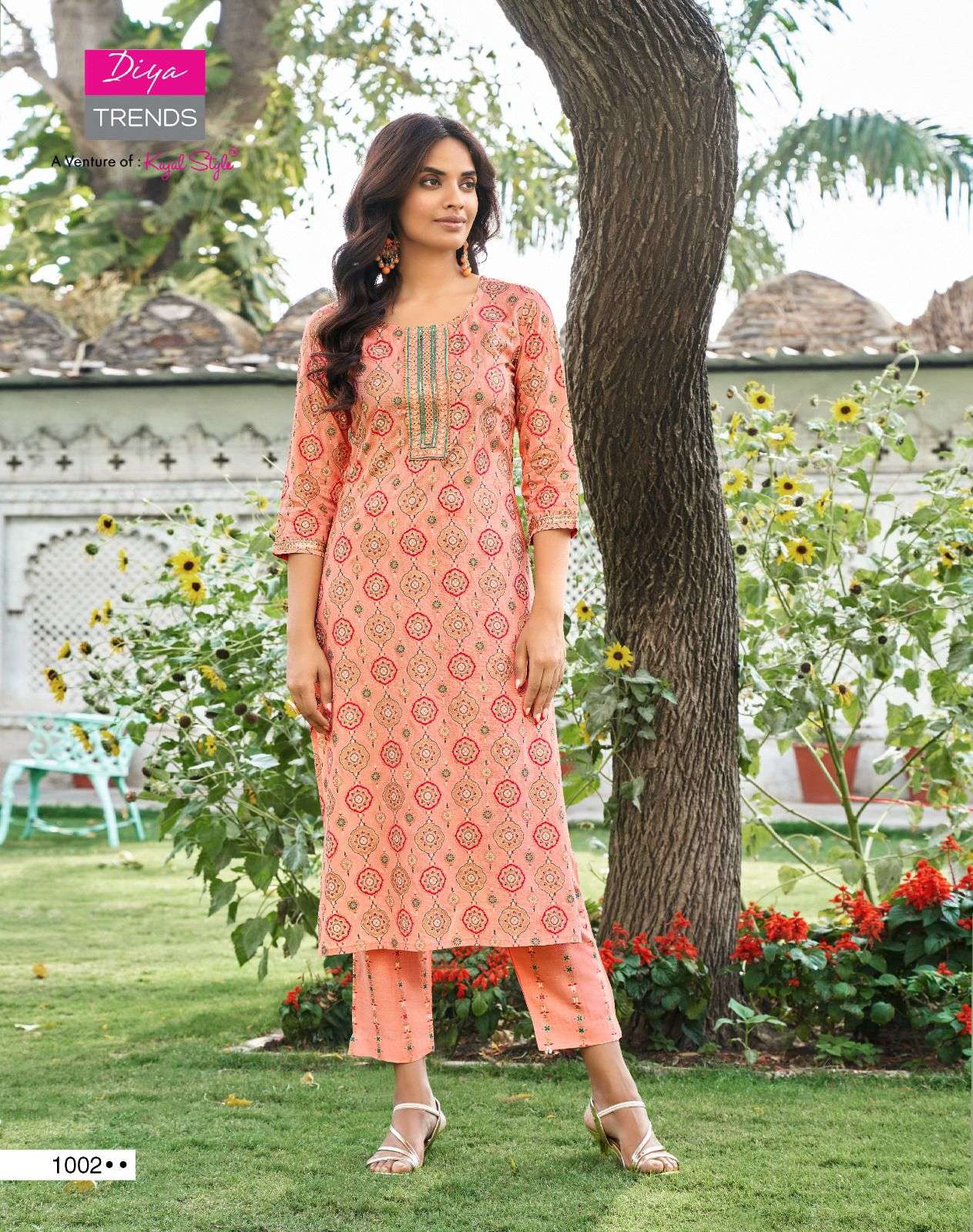 Zoori Vol-2 By Diya Trends 1001 To 1006 Series Beautiful Stylish Fancy Colorful Casual Wear & Ethnic Wear Rayon Gold Kurtis With Bottom At Wholesale Price