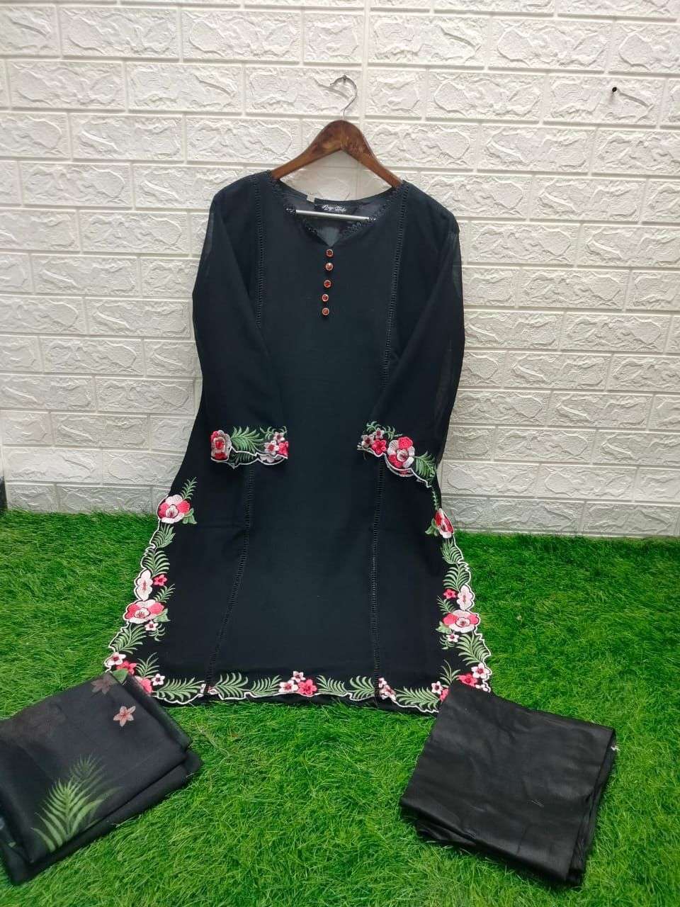 Zoya 1101 Colours By Zoya 1101-A To 1101-B Series Beautiful Stylish Pakistani Suits Fancy Colorful Casual Wear & Ethnic Wear & Ready To Wear Pure Georgette Embroidered Dresses At Wholesale Price