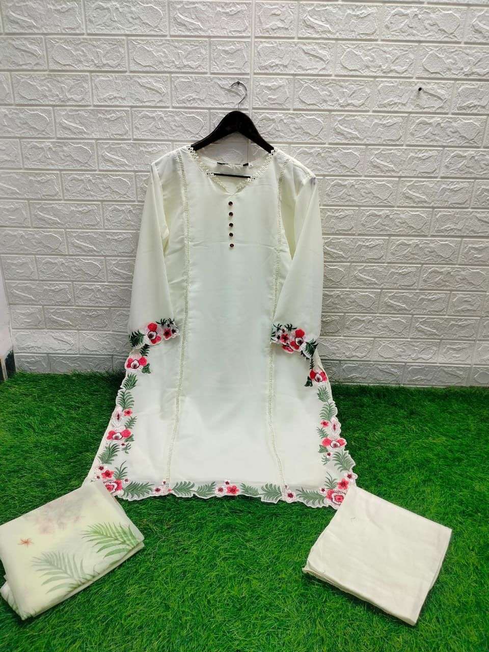 Zoya 1101 Colours By Zoya 1101-A To 1101-B Series Beautiful Stylish Pakistani Suits Fancy Colorful Casual Wear & Ethnic Wear & Ready To Wear Pure Georgette Embroidered Dresses At Wholesale Price