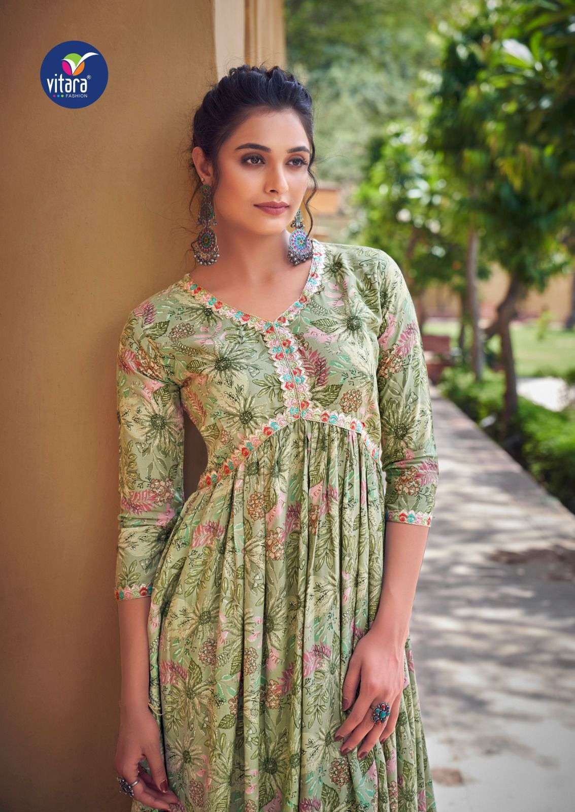 Raghini By Vitara 1001 To 1004 Series Designer Stylish Fancy Colorful Beautiful Party Wear & Ethnic Wear Collection Rayon Print Gown At Wholesale Price
