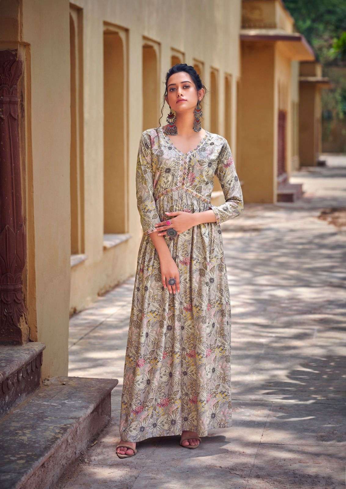 Raghini By Vitara 1001 To 1004 Series Designer Stylish Fancy Colorful Beautiful Party Wear & Ethnic Wear Collection Rayon Print Gown At Wholesale Price