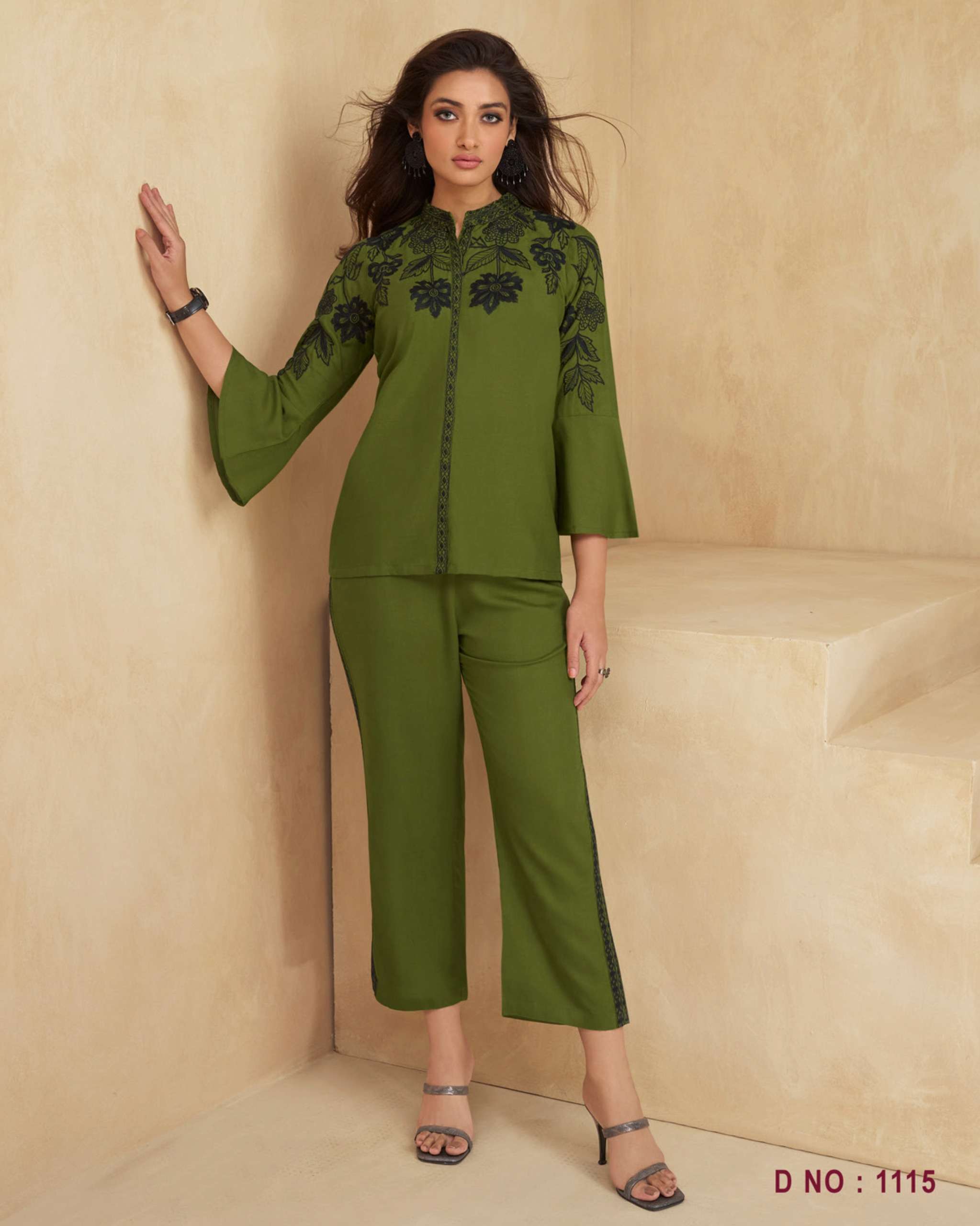Saara By Vamika 1111 To 1116 Series Designer Stylish Fancy Colorful Beautiful Party Wear & Ethnic Wear Collection Heavy Rayon Tops With Bottom At Wholesale Price