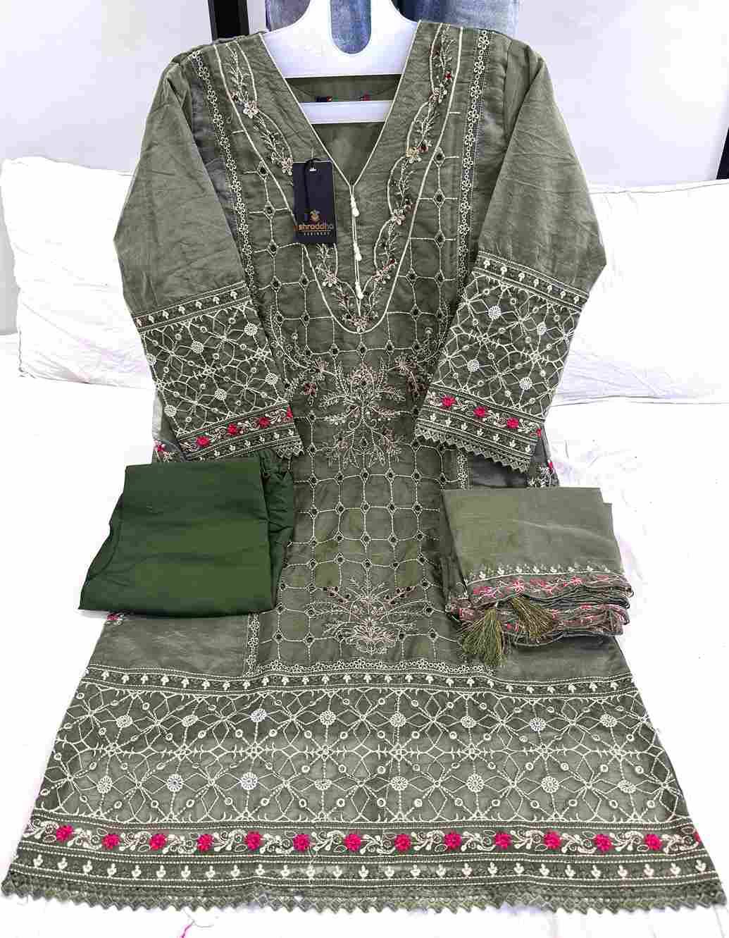Mushk Hit Design 1028 Colours By Mushk 1028-A To 1028-D Series Beautiful Winter Collection Pakistani Suits Stylish Fancy Colorful Casual Wear & Ethnic Wear Heavy Organza Dresses At Wholesale Price