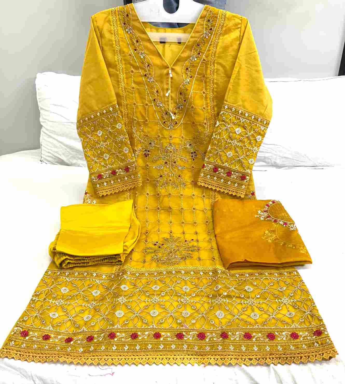 Mushk Hit Design 1028 Colours By Mushk 1028-A To 1028-D Series Beautiful Winter Collection Pakistani Suits Stylish Fancy Colorful Casual Wear & Ethnic Wear Heavy Organza Dresses At Wholesale Price
