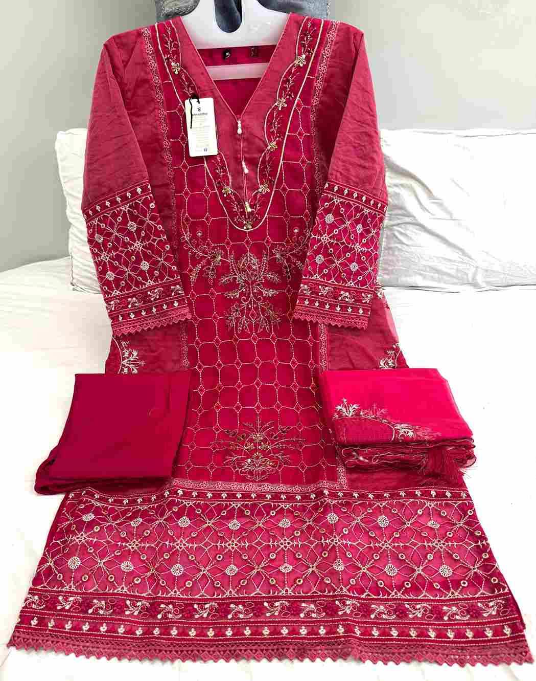 Mushk Hit Design 1028 Colours By Mushk 1028-A To 1028-D Series Beautiful Winter Collection Pakistani Suits Stylish Fancy Colorful Casual Wear & Ethnic Wear Heavy Organza Dresses At Wholesale Price