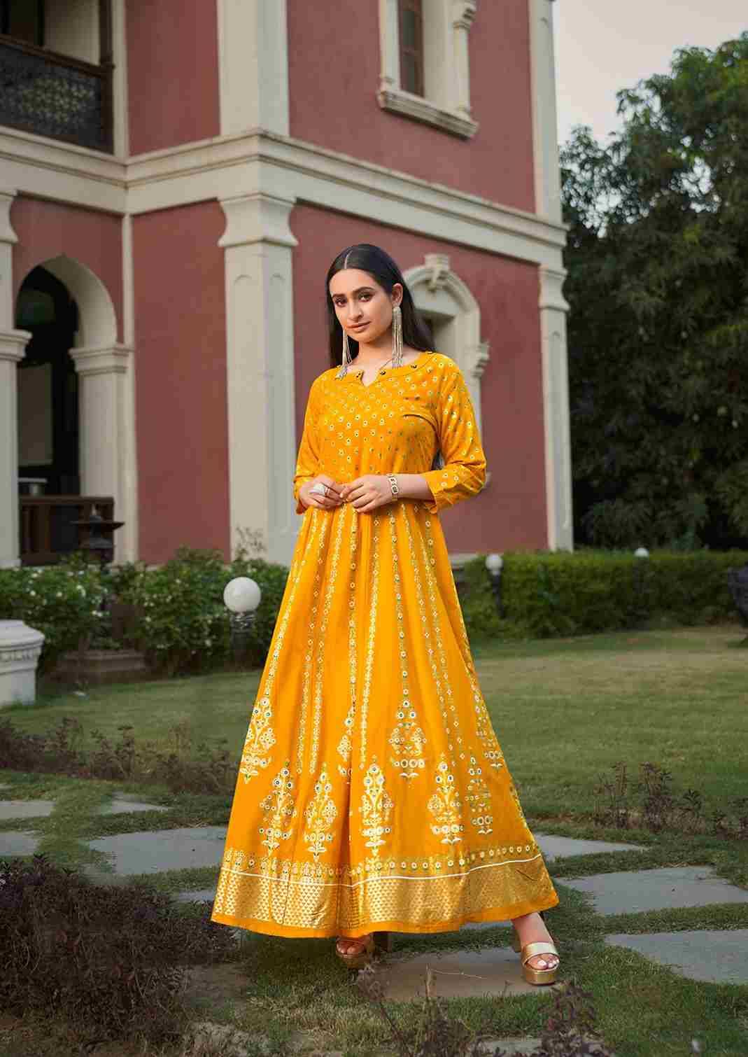 Rangmanch By Vitara 1001 To 1004 Series Designer Stylish Fancy Colorful Beautiful Party Wear & Ethnic Wear Collection Heavy Fancy Gowns At Wholesale Price
