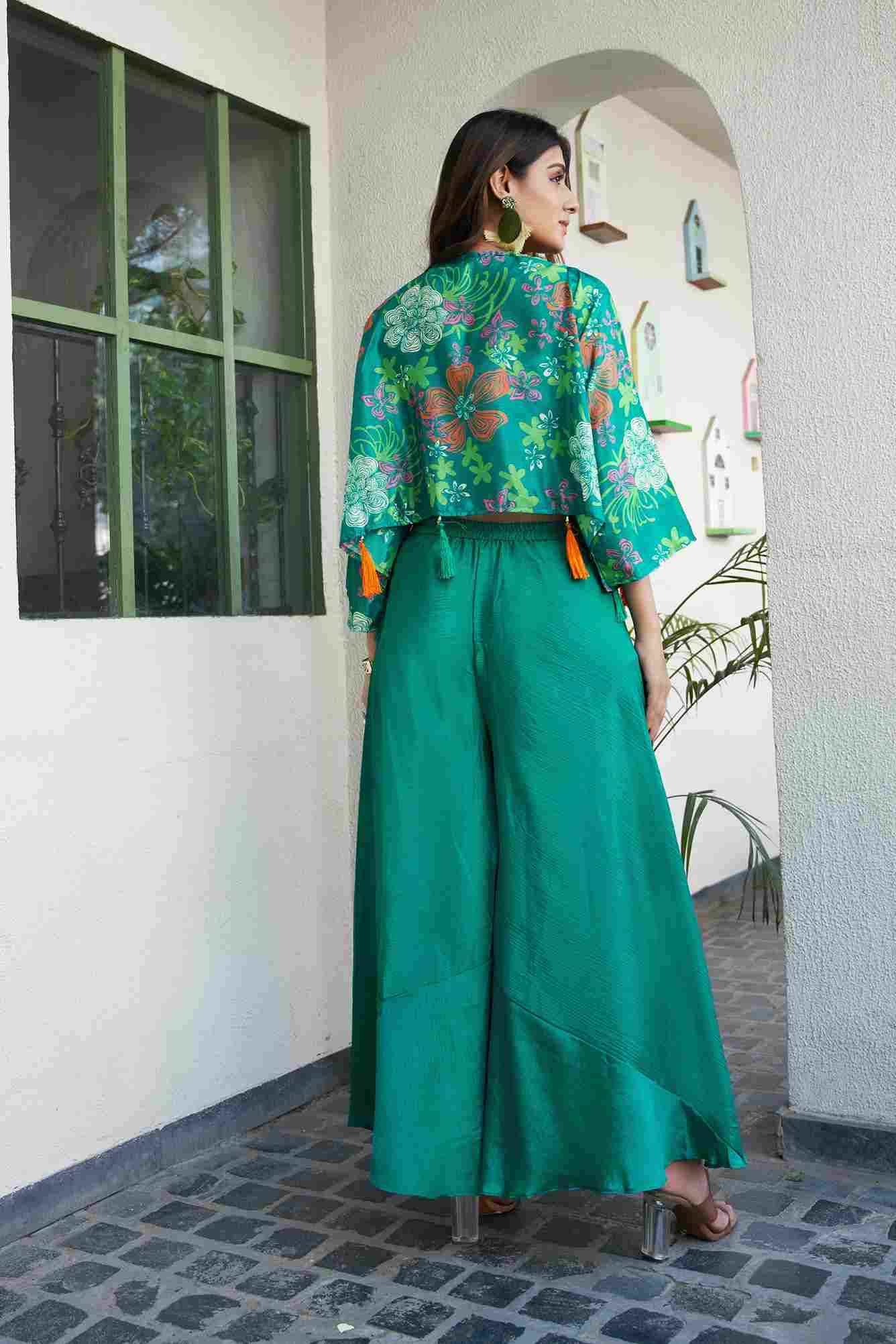C-4004 By Amoha Trendz Designer Stylish Fancy Colorful Beautiful Party Wear & Ethnic Wear Collection Chinnon Tops With Bottom And Jacket At Wholesale Price