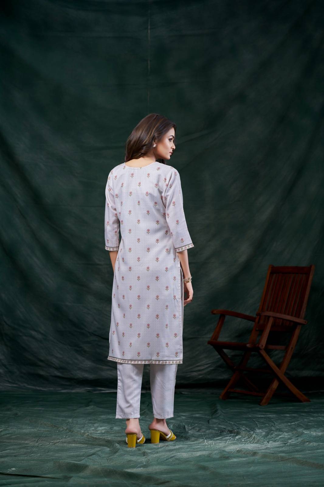 Dc-2070 By Kaamiri Designer Stylish Fancy Colorful Beautiful Party Wear & Ethnic Wear Collection Cotton Linen Kurtis At Wholesale Price