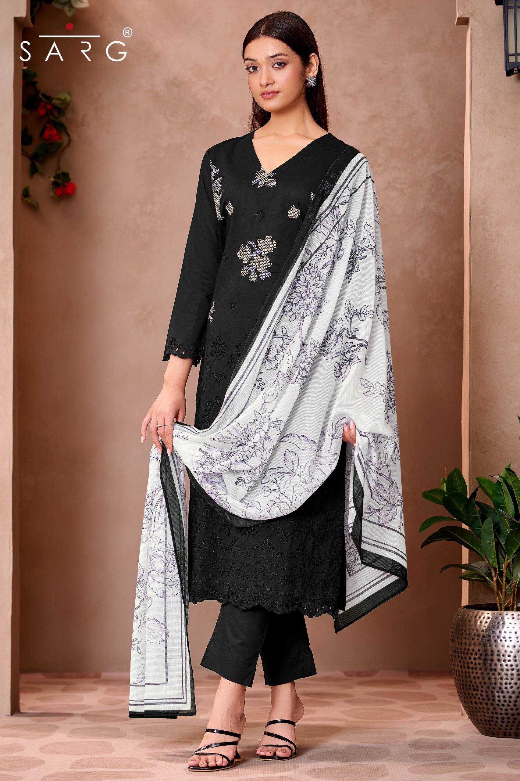 Nargish By Sarg Beautiful Stylish Festive Suits Fancy Colorful Casual Wear & Ethnic Wear & Ready To Wear Cotton Lawn Digital Print Dresses At Wholesale Price
